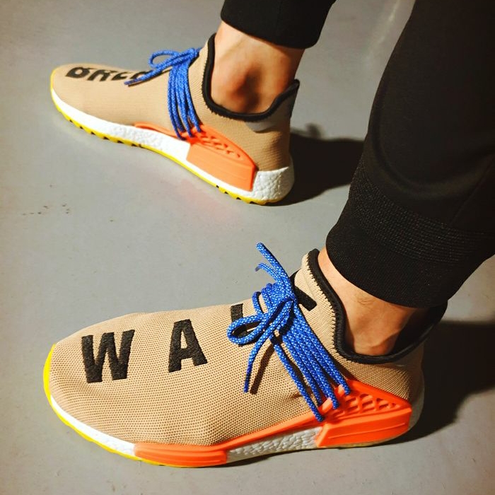 Adidas x Pharrell Williams Hu NMD Pale Nude 착용 스타일 - 5