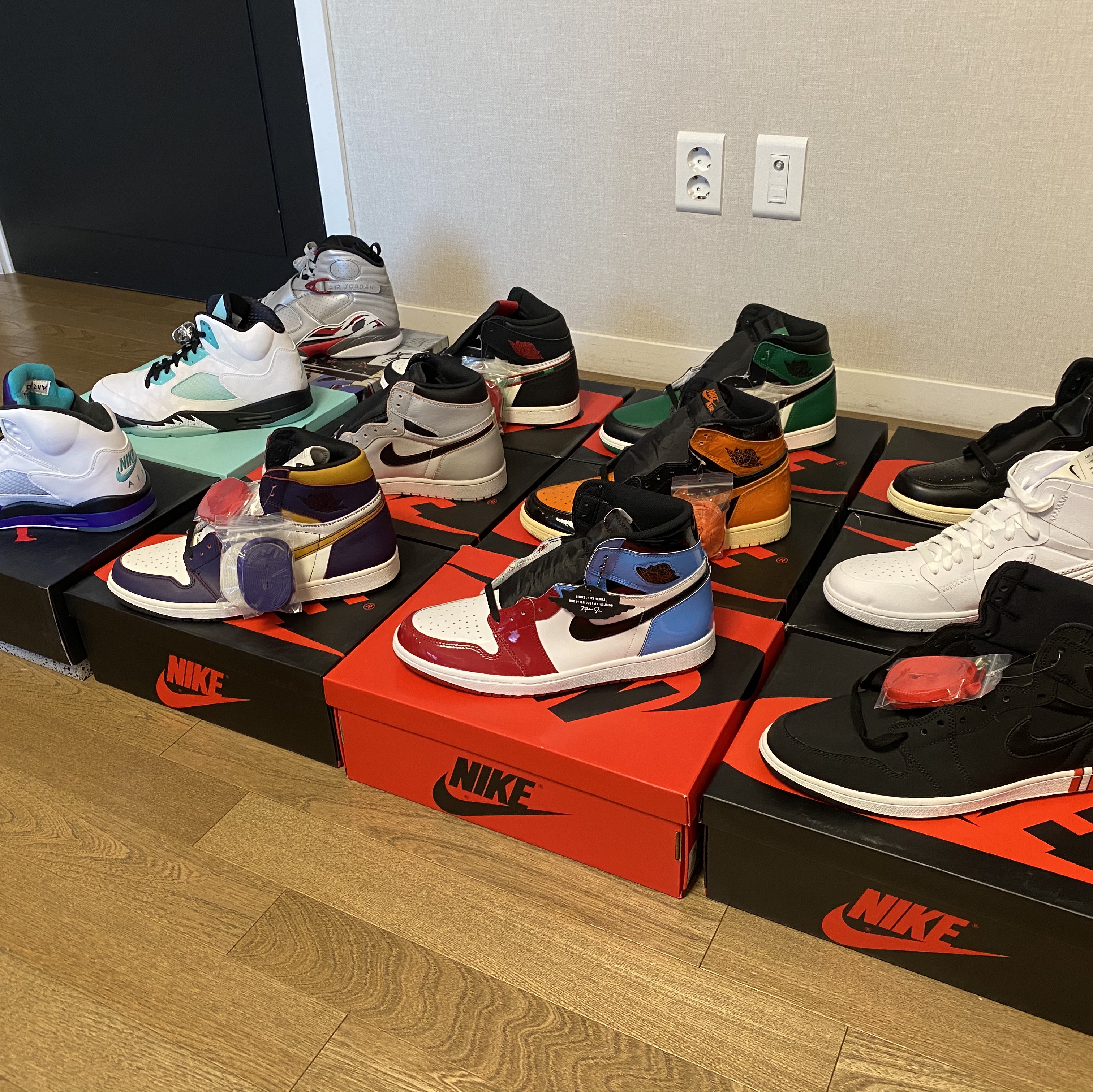 Jordan 1 Retro High OG Defiant Couture, Jordan 1 x Nigel Sylvester Retro High Noise Cancelling Pack White 착용 스타일