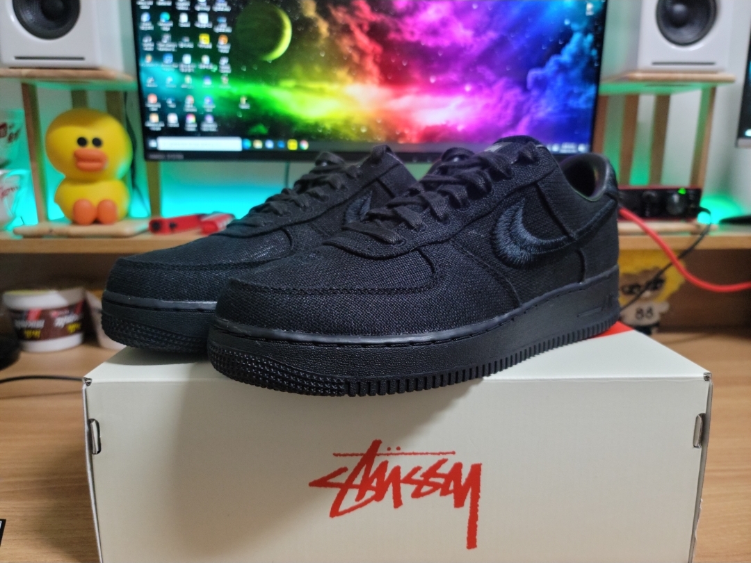 Nike x Stussy Air Force 1 Low Triple Black 착용 스타일