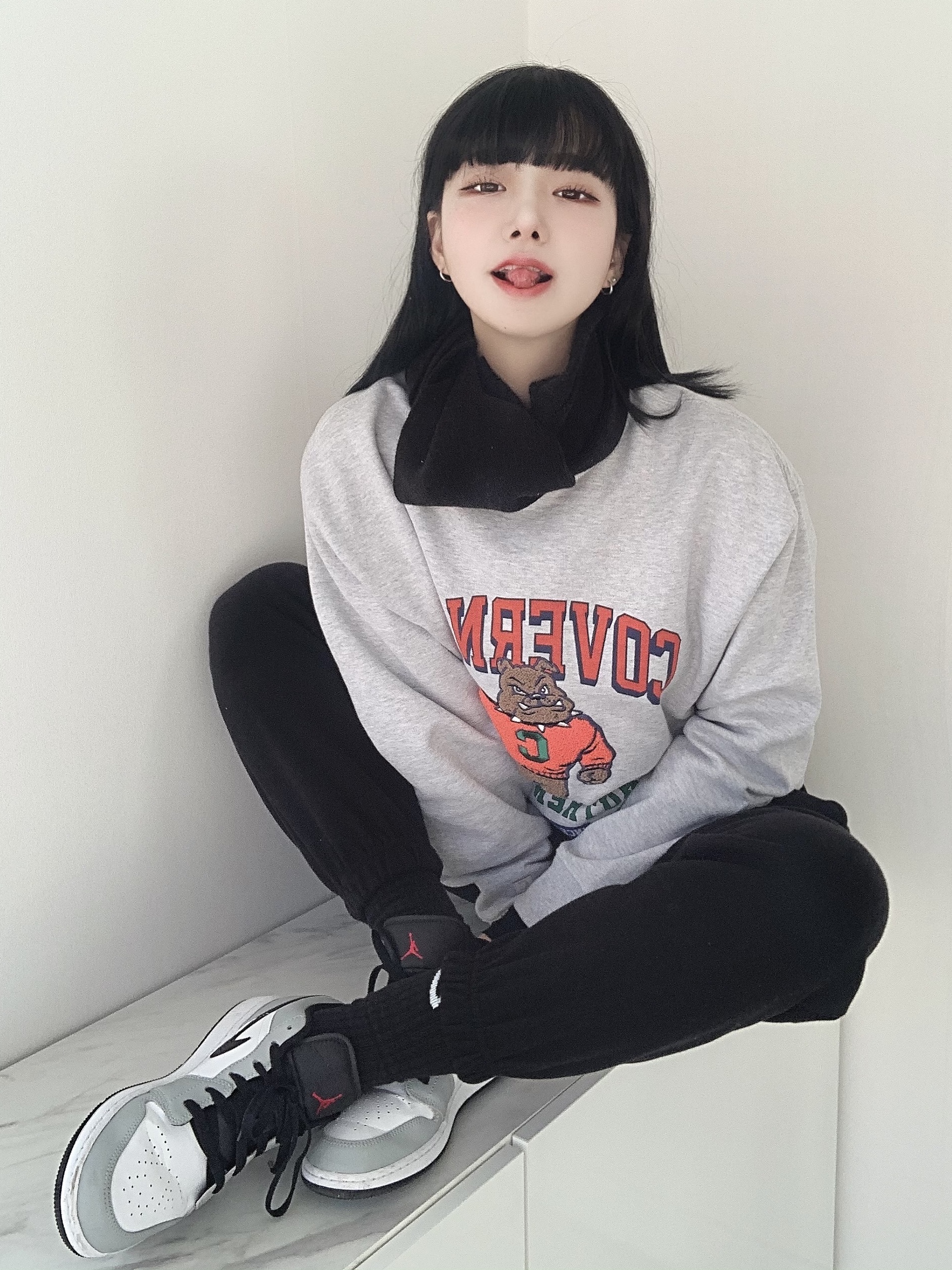 (GS) Jordan 1 Low Light Smoke Grey 착용 스타일 - 1