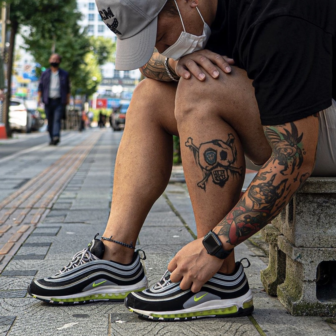 Nike Air Max 97 OG Black Volt Asia 착용 스타일