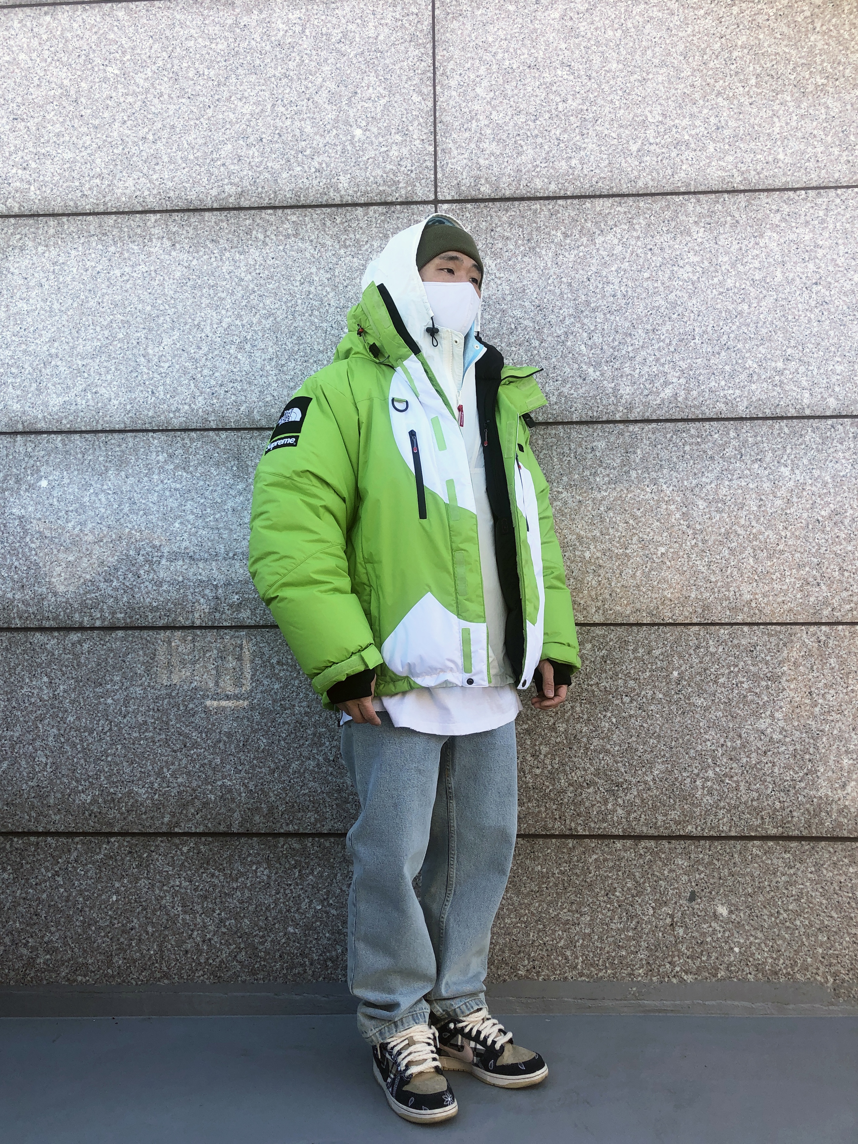 Supreme New Era Cross Box Logo Beanie Light Olive - 20FW, Supreme x Nike Jewel Reversible Ripstop Anorak White - 20FW 착용 스타일