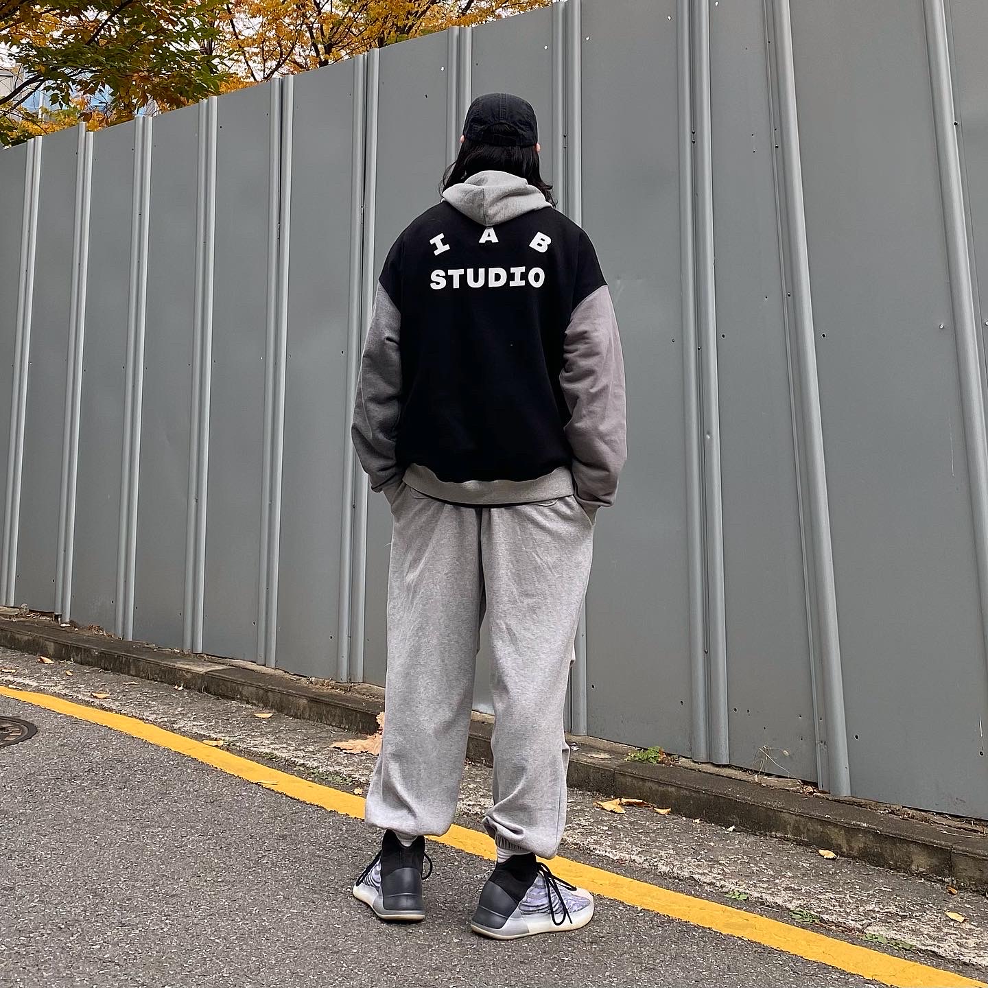 Adidas Yeezy QNTM Lifestyle 착용 스타일 - 2