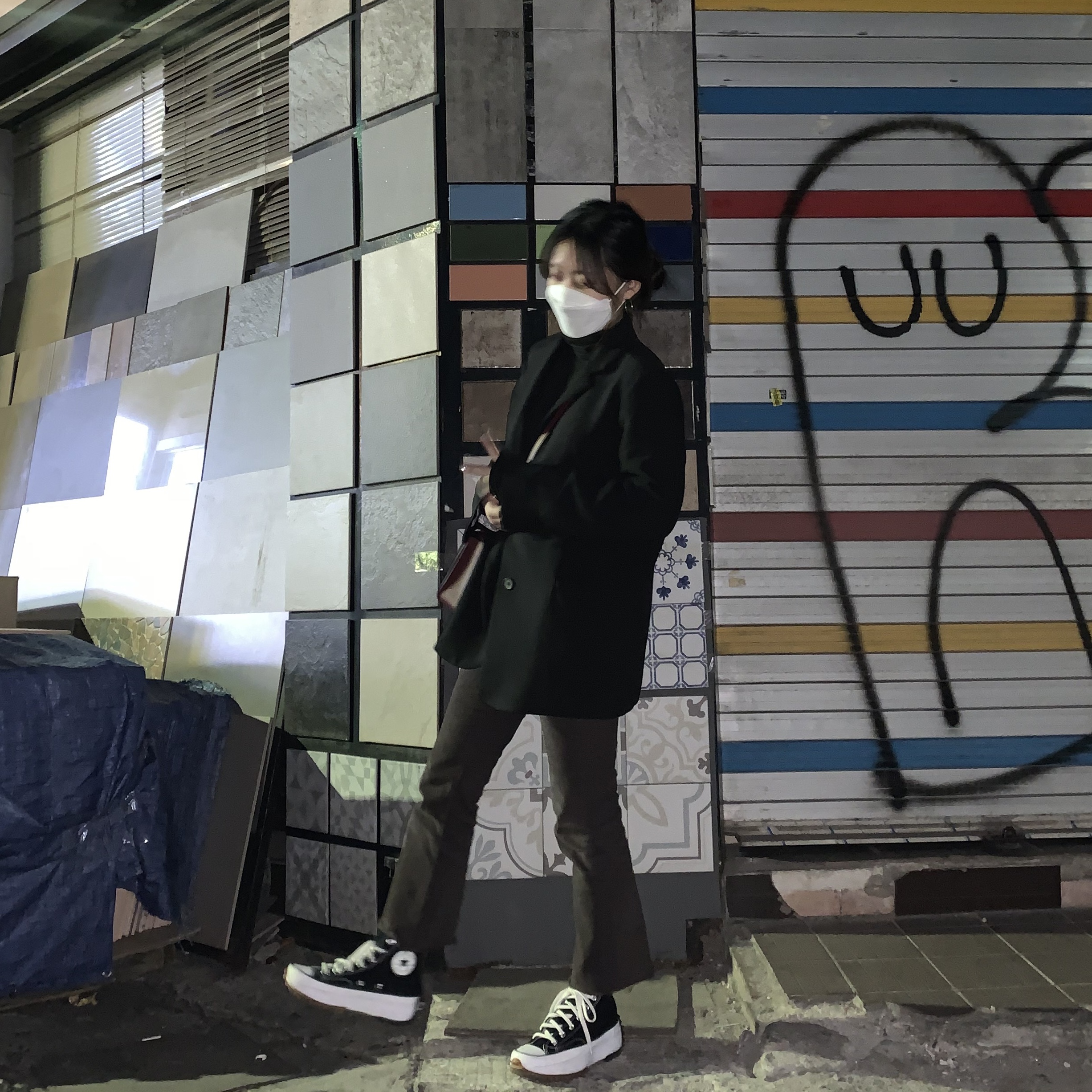 Converse Run Star Hike Hi Black White Gum 착용 스타일