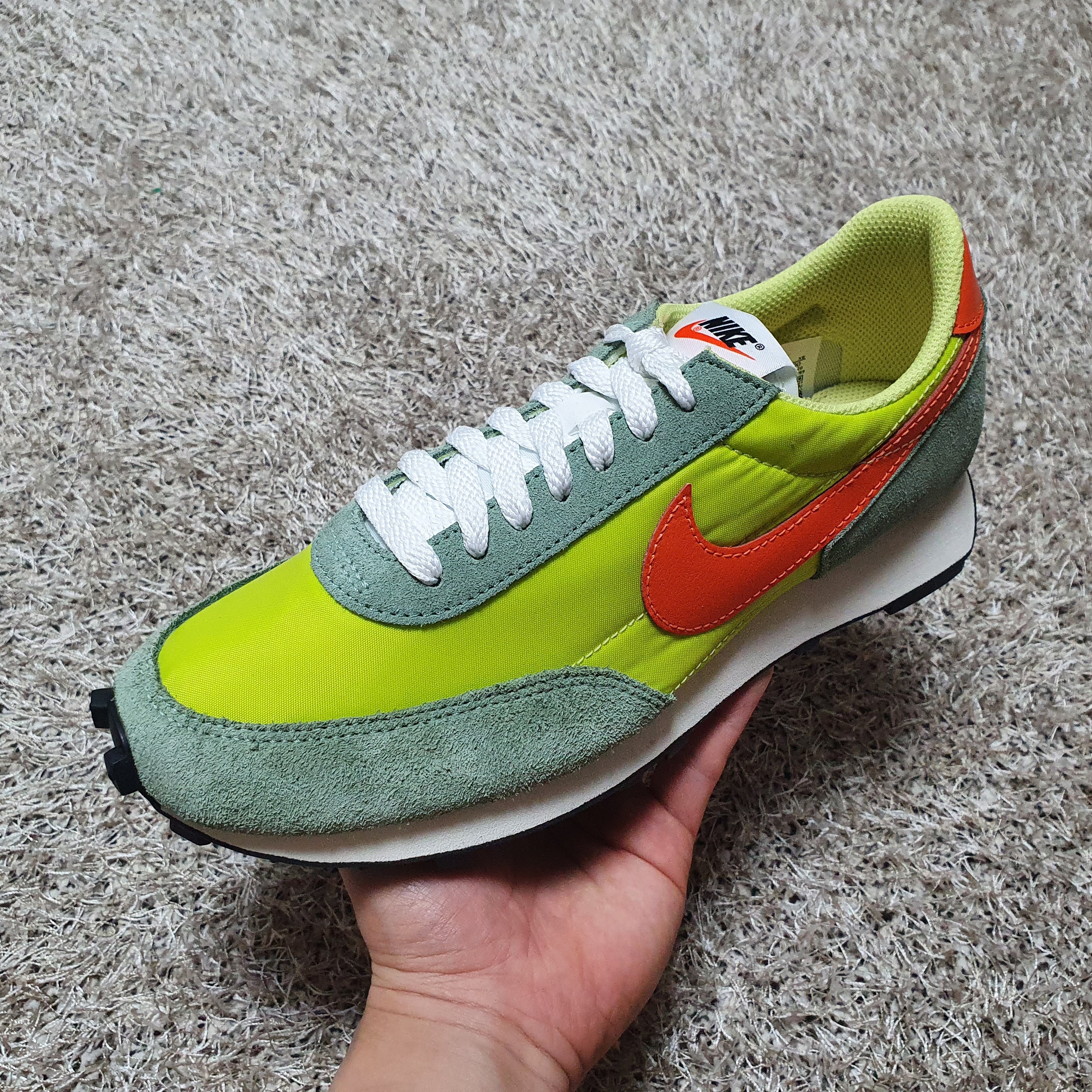 Nike Daybreak Limelight 착용 스타일 - 1