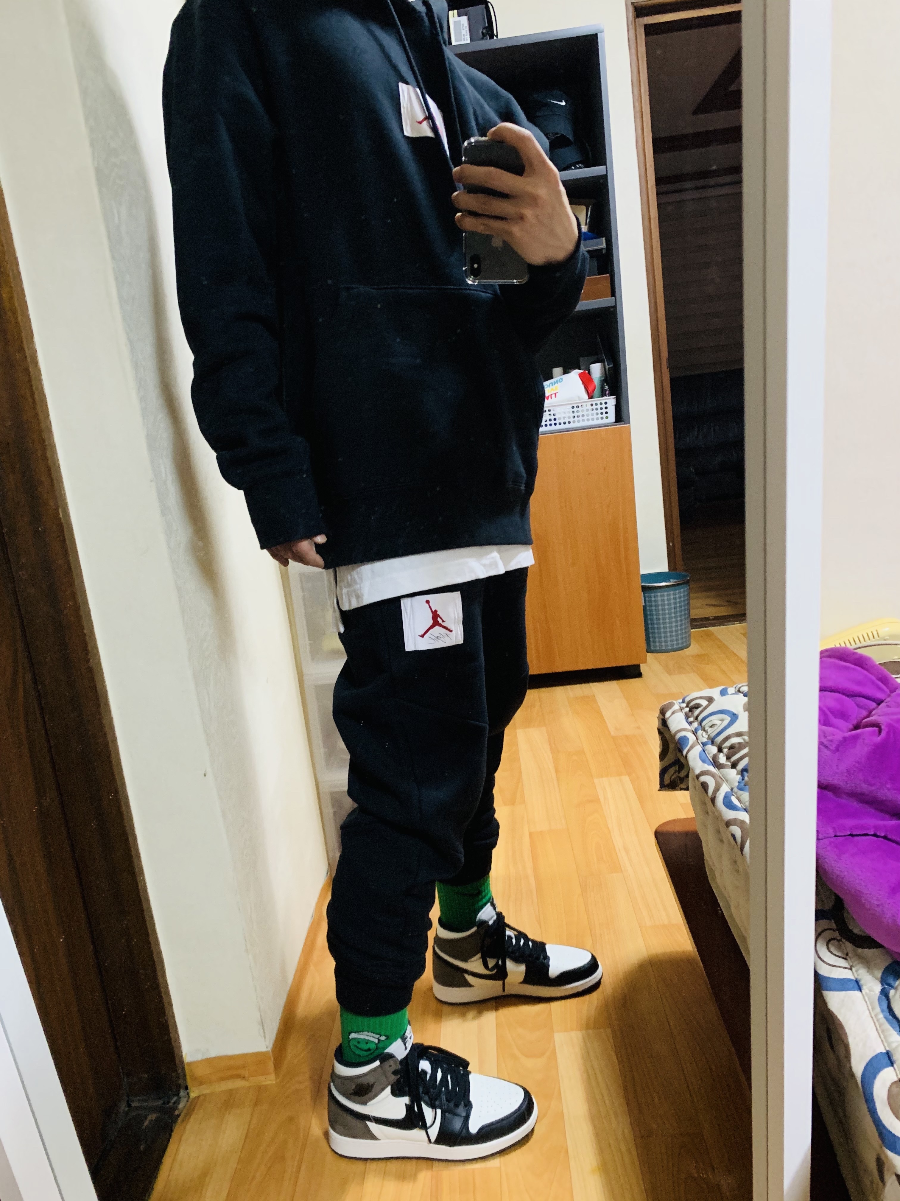 (GS) Jordan 1 Retro High OG Black Mocha 착용 스타일
