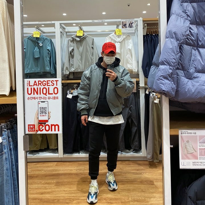 Adidas Yeezy Boost 700 Wave Runner Solid Grey 2017/2019 착용 스타일