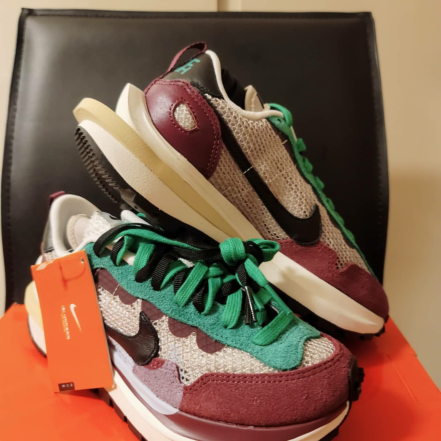 Nike x Sacai VaporWaffle String & Black Villain Red 착용 스타일