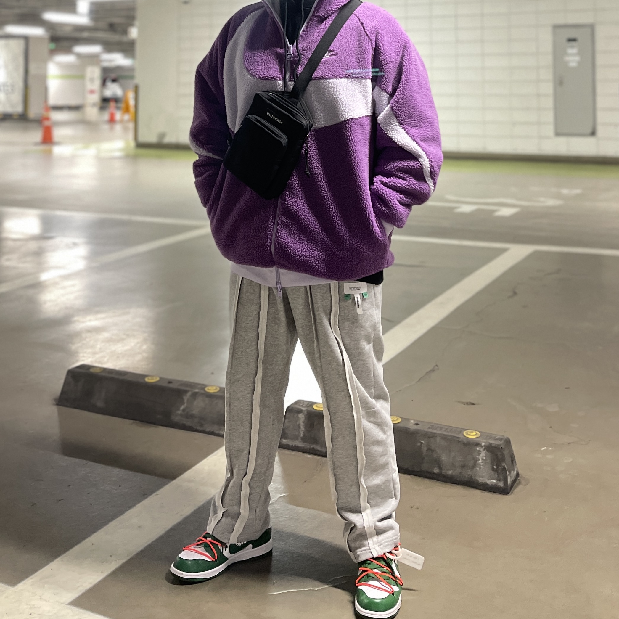 Nike x Off-White Dunk Low Pine Green, Nike Big Swoosh Full Zip Jacket Purple Violet 착용 스타일