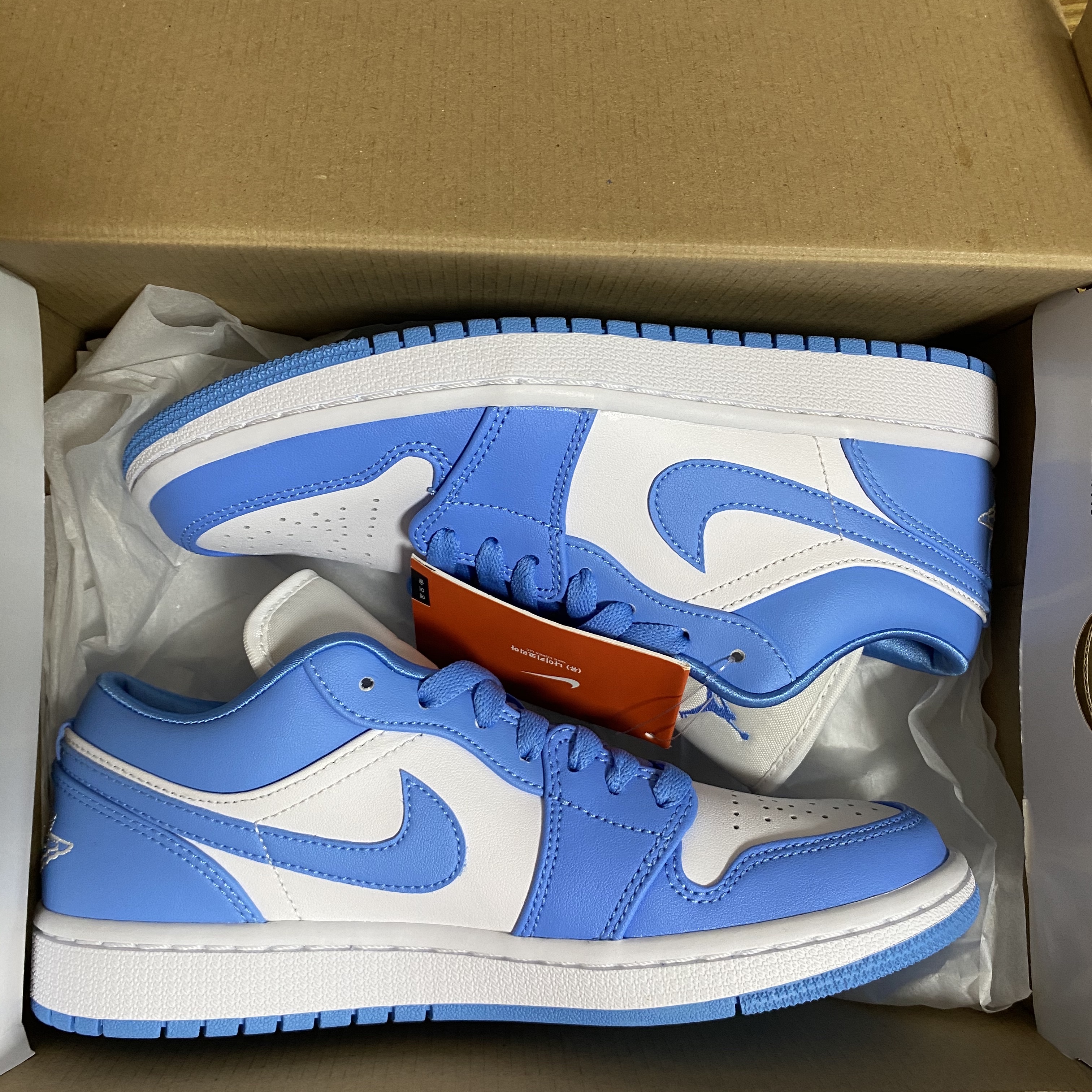 (W) Jordan 1 Low UNC University Blue 착용 스타일