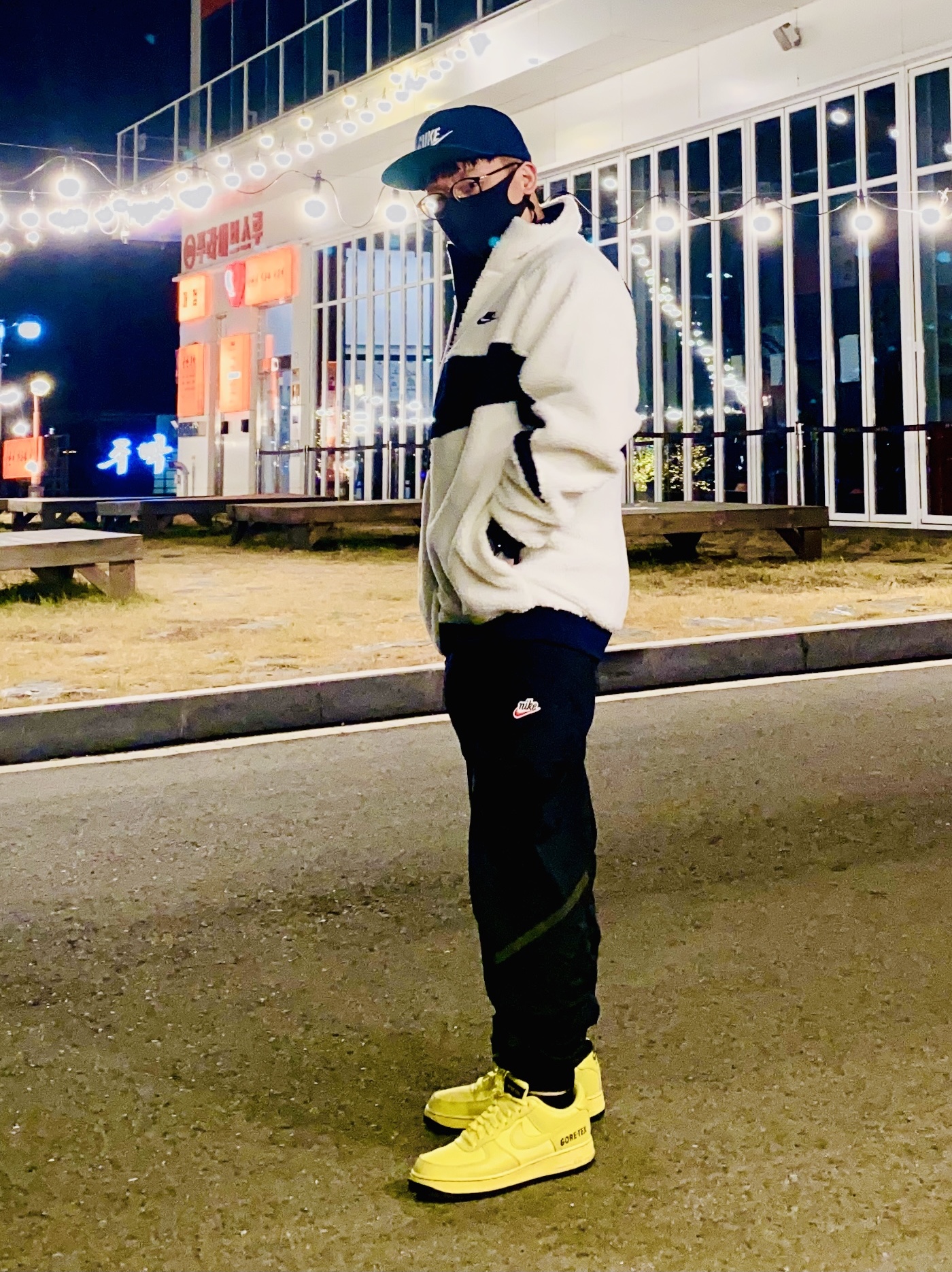 Nike Air Force 1 Low Gore-Tex Dynamic Yellow, Nike Big Swoosh Full Zip Jacket White Navy 착용 스타일
