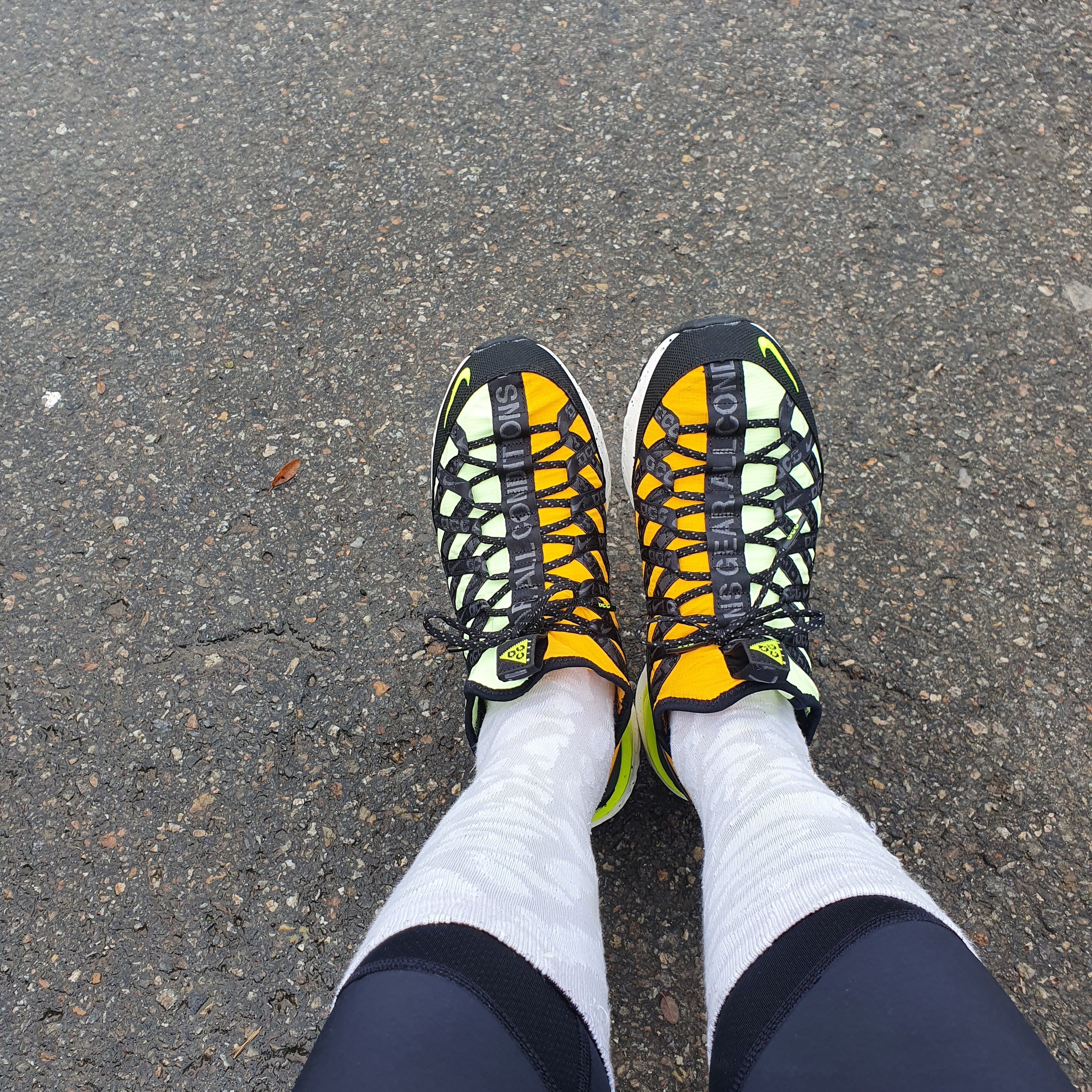 Nike ACG React Terra Gobe Amarillo 착용 스타일
