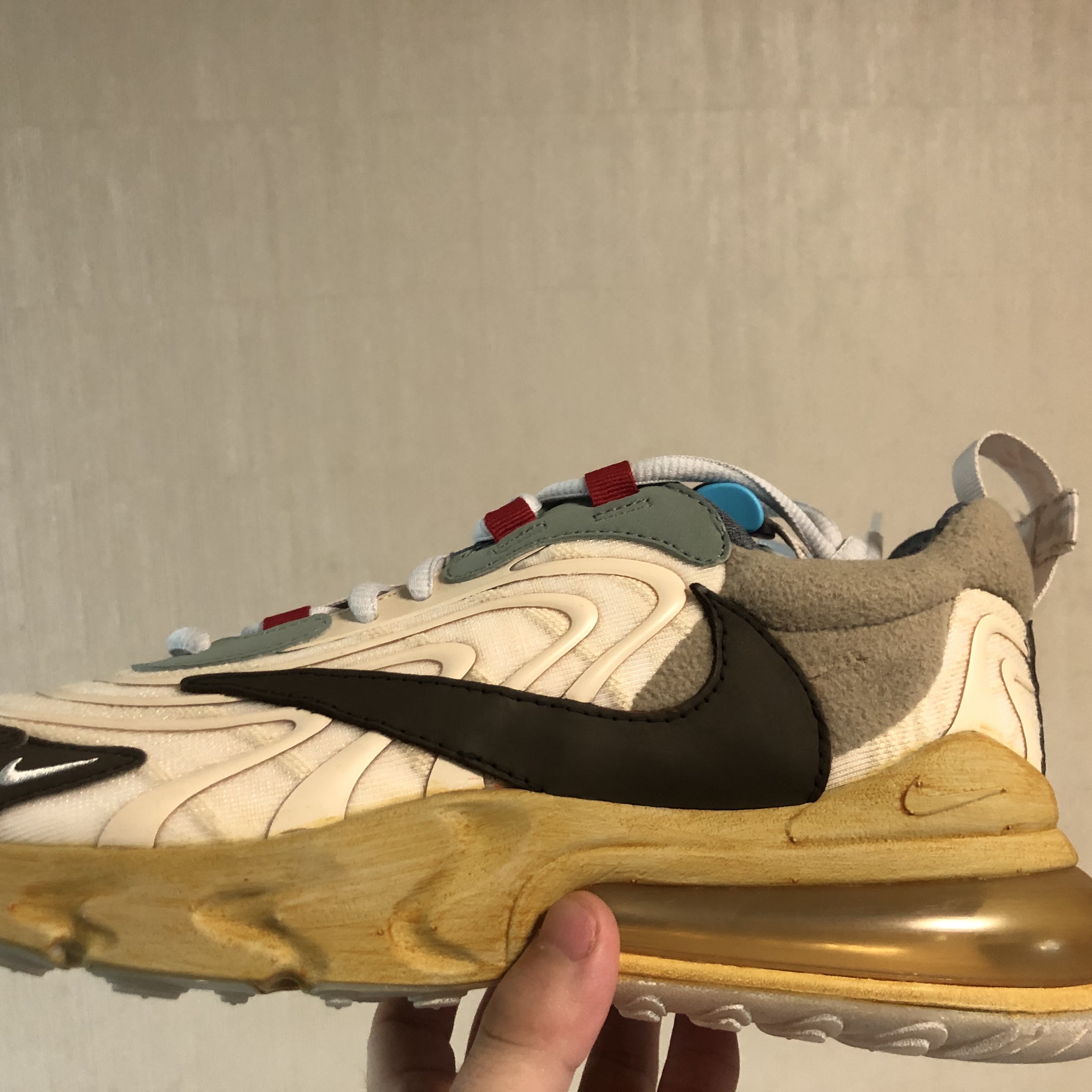 Nike x Travis Scott Air Max 270 React Cactus Trails 착용 스타일