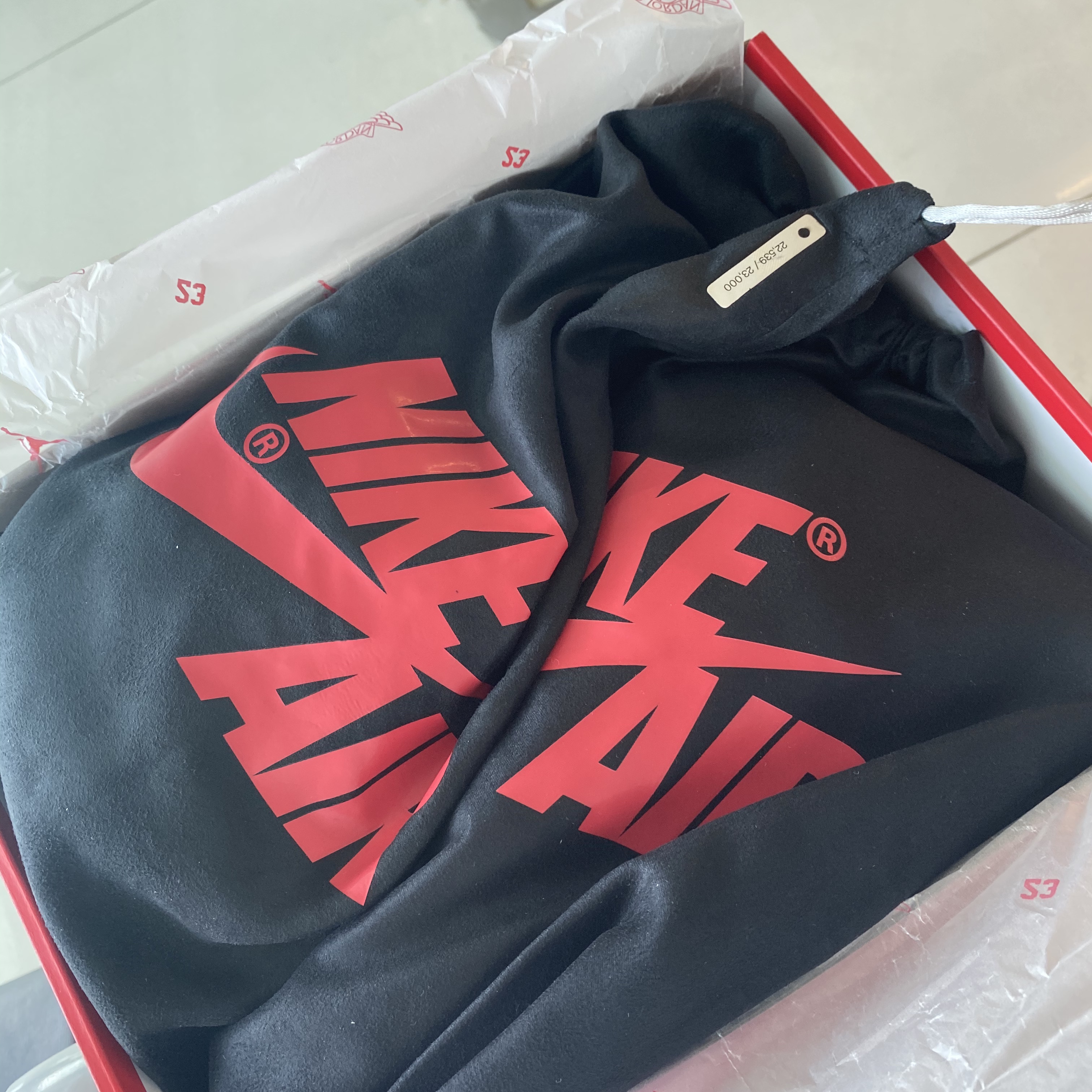 Jordan 1 High 85 Varsity Red 착용 스타일 - 2