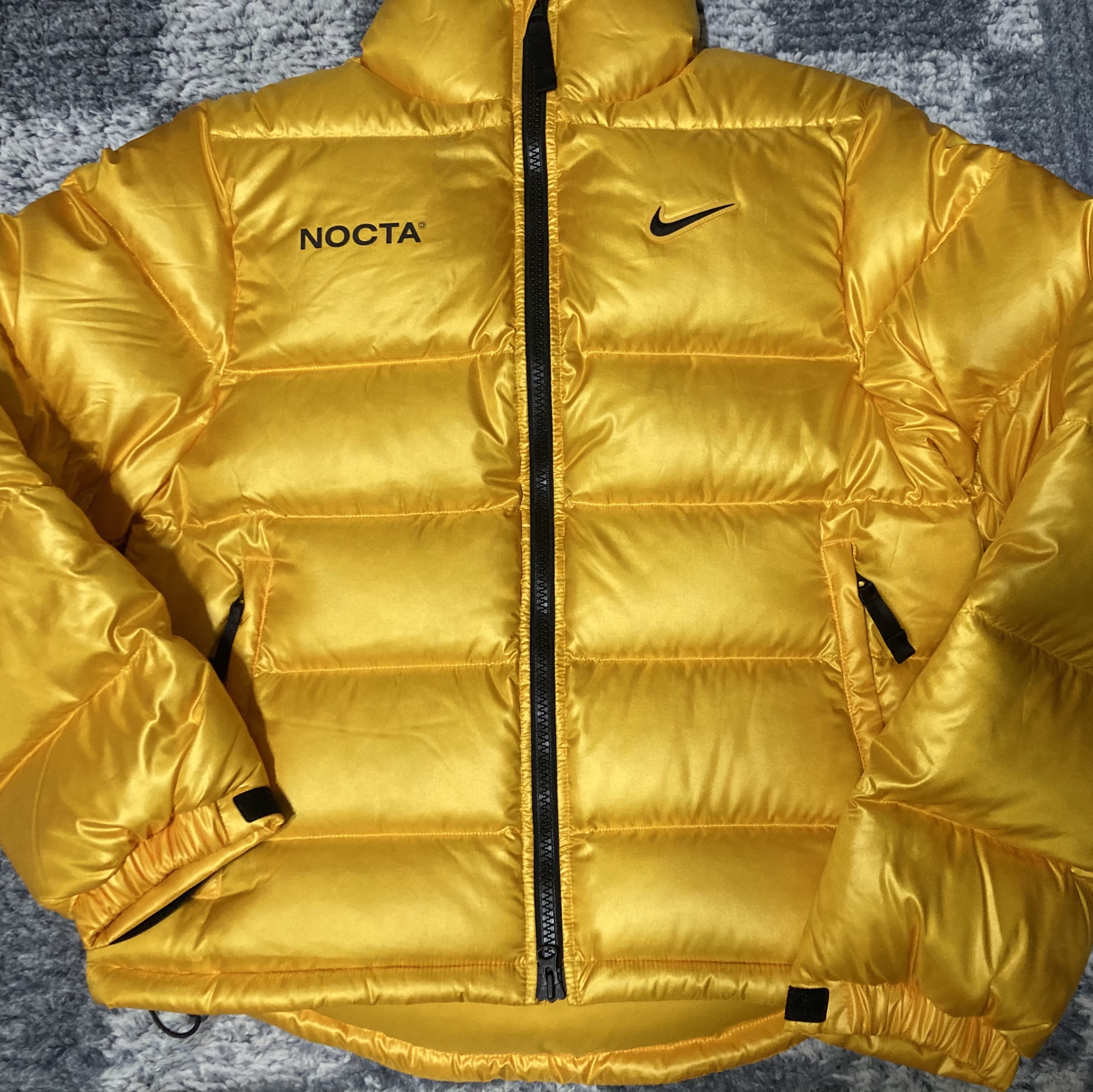 Nike x Drake Nocta Puffer Jacket University Gold - Asia 착용 스타일 - 2