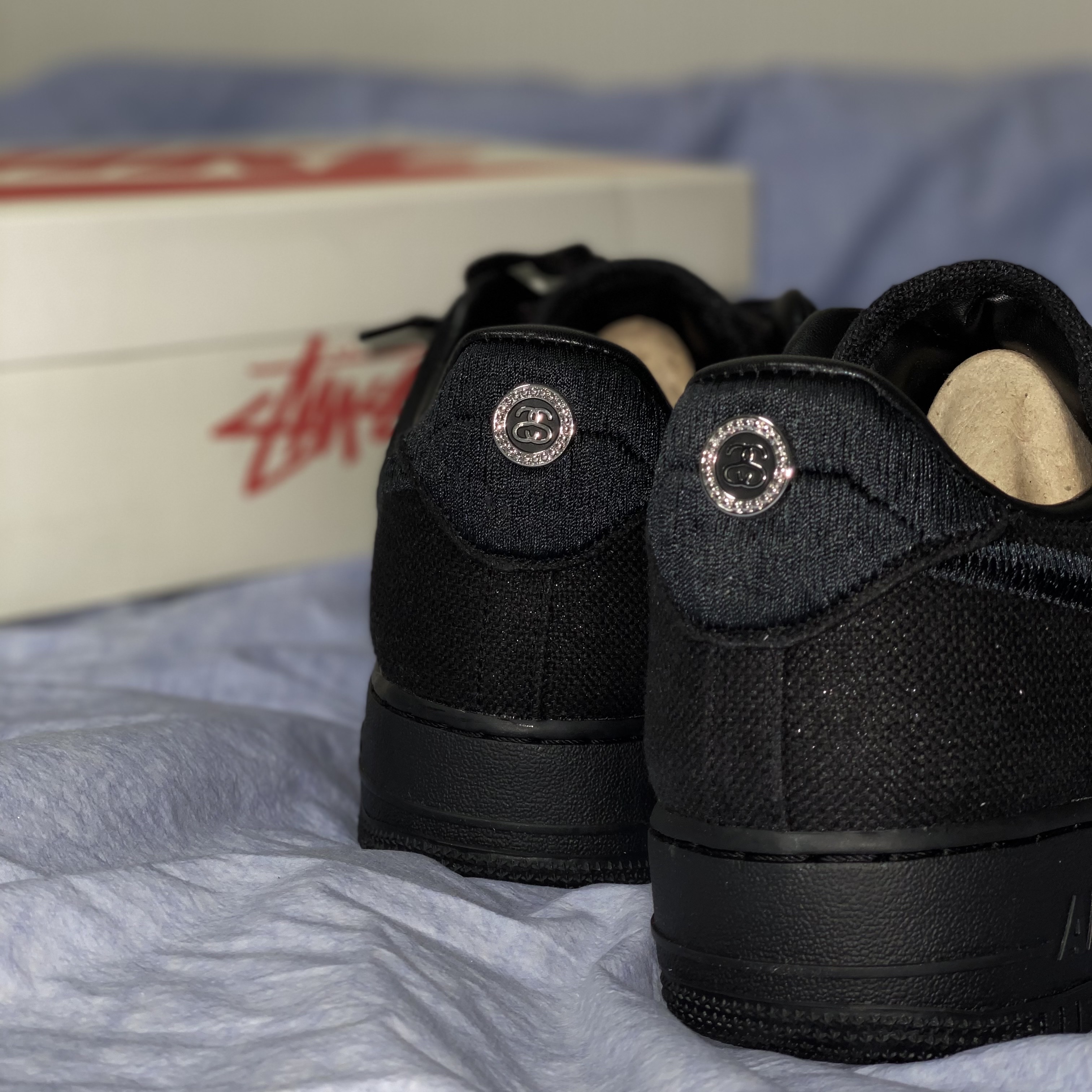 Nike x Stussy Air Force 1 Low Triple Black 착용 스타일 - 3
