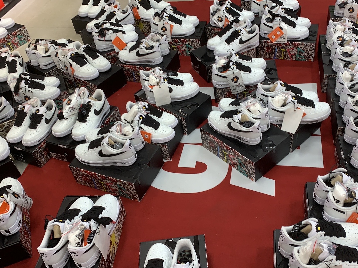 Nike x Peaceminusone Air Force 1 Low Para-Noise 2.0 착용 스타일