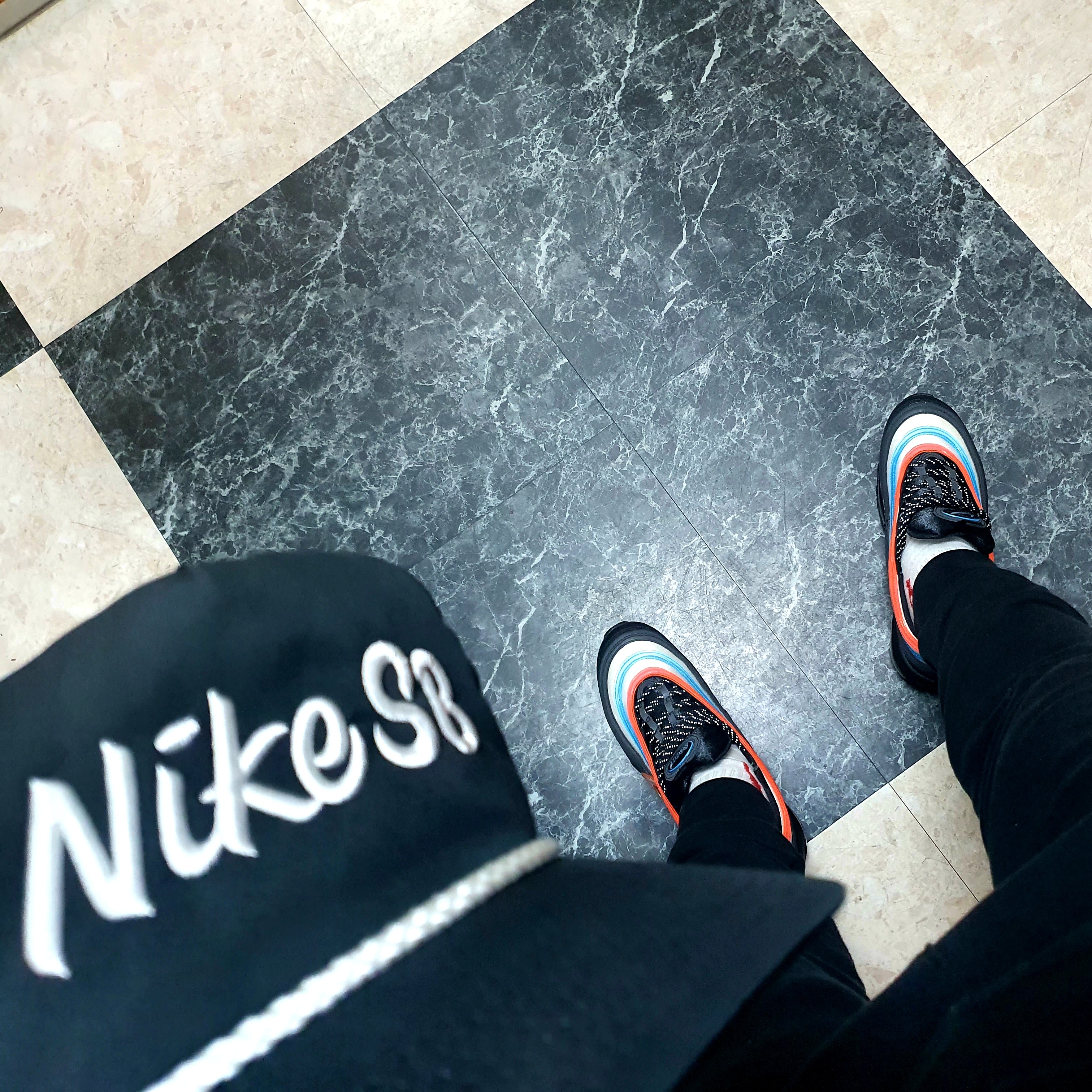 Nike Air Max 97 Neon Seoul 착용 스타일