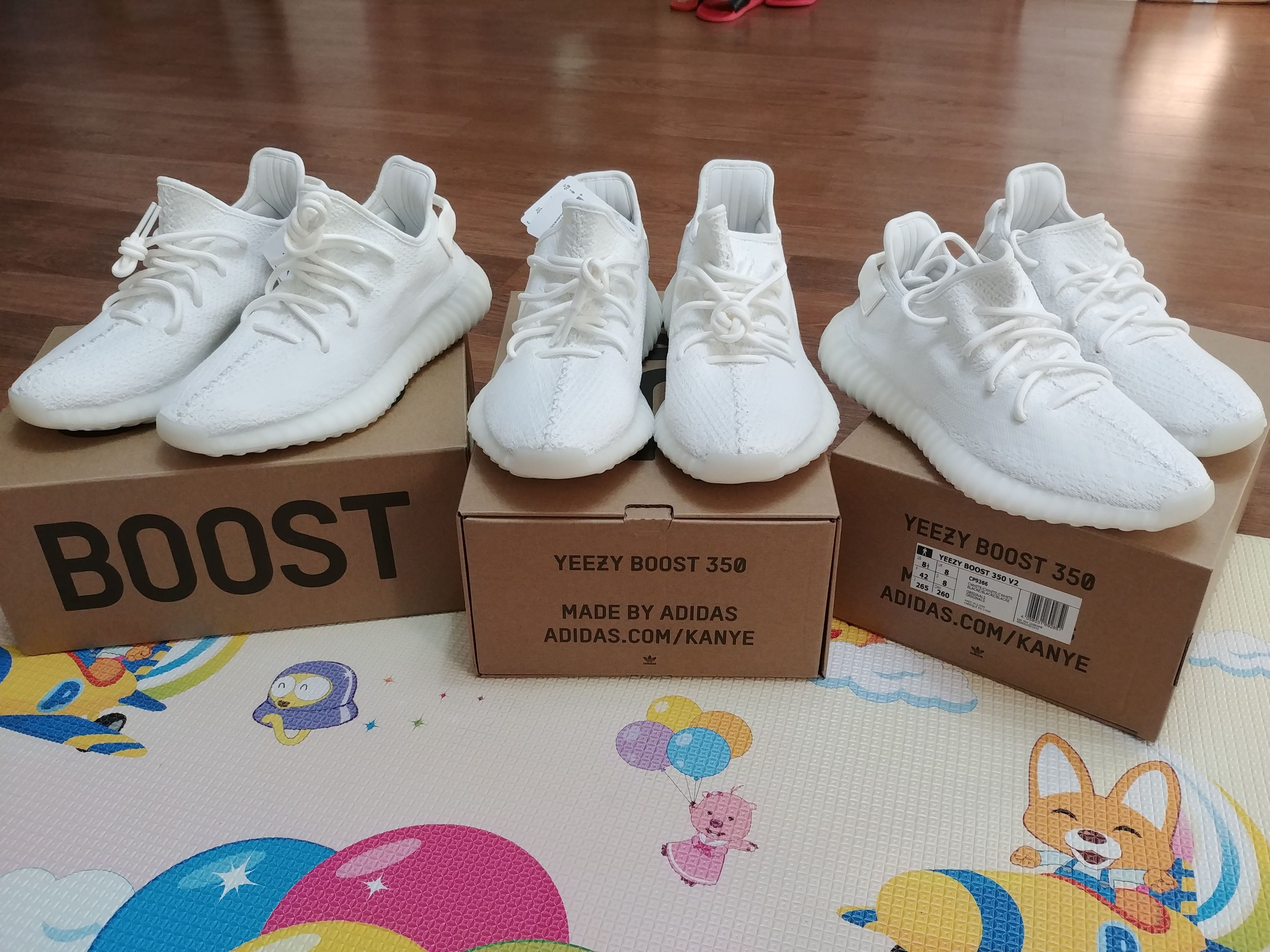 Adidas Yeezy Boost 350 V2 Cream/Triple White 착용 스타일