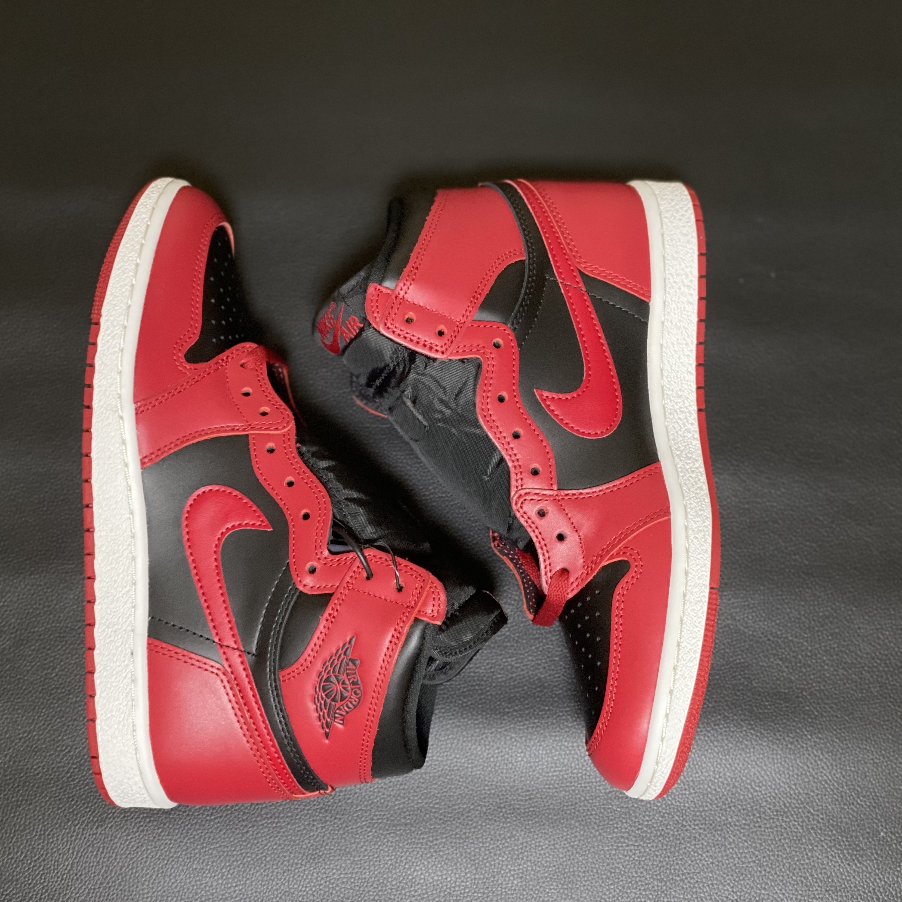 Jordan 1 High 85 Varsity Red 착용 스타일 - 3