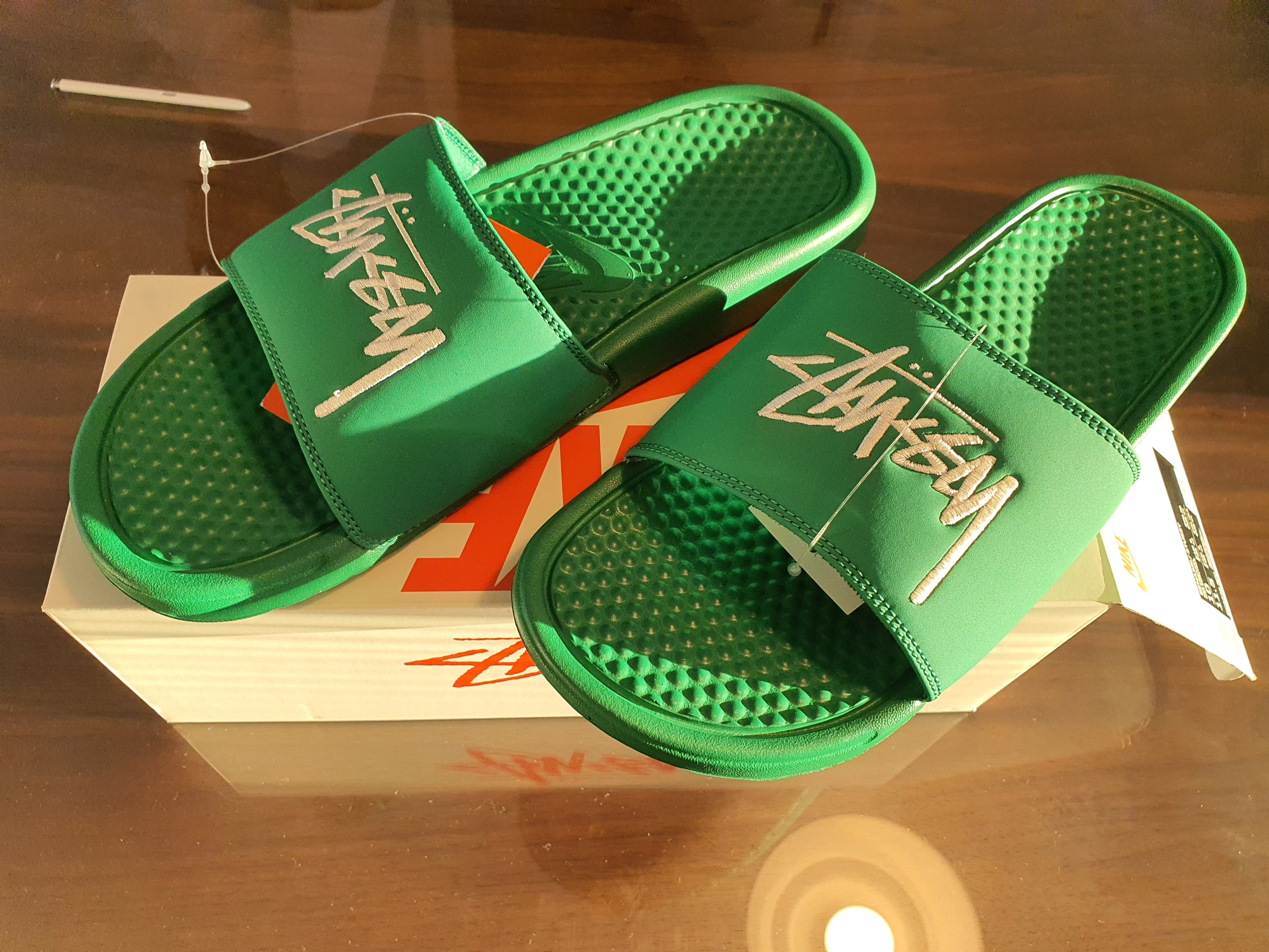 Nike x Stussy Benassi Slide Pine Green 착용 스타일