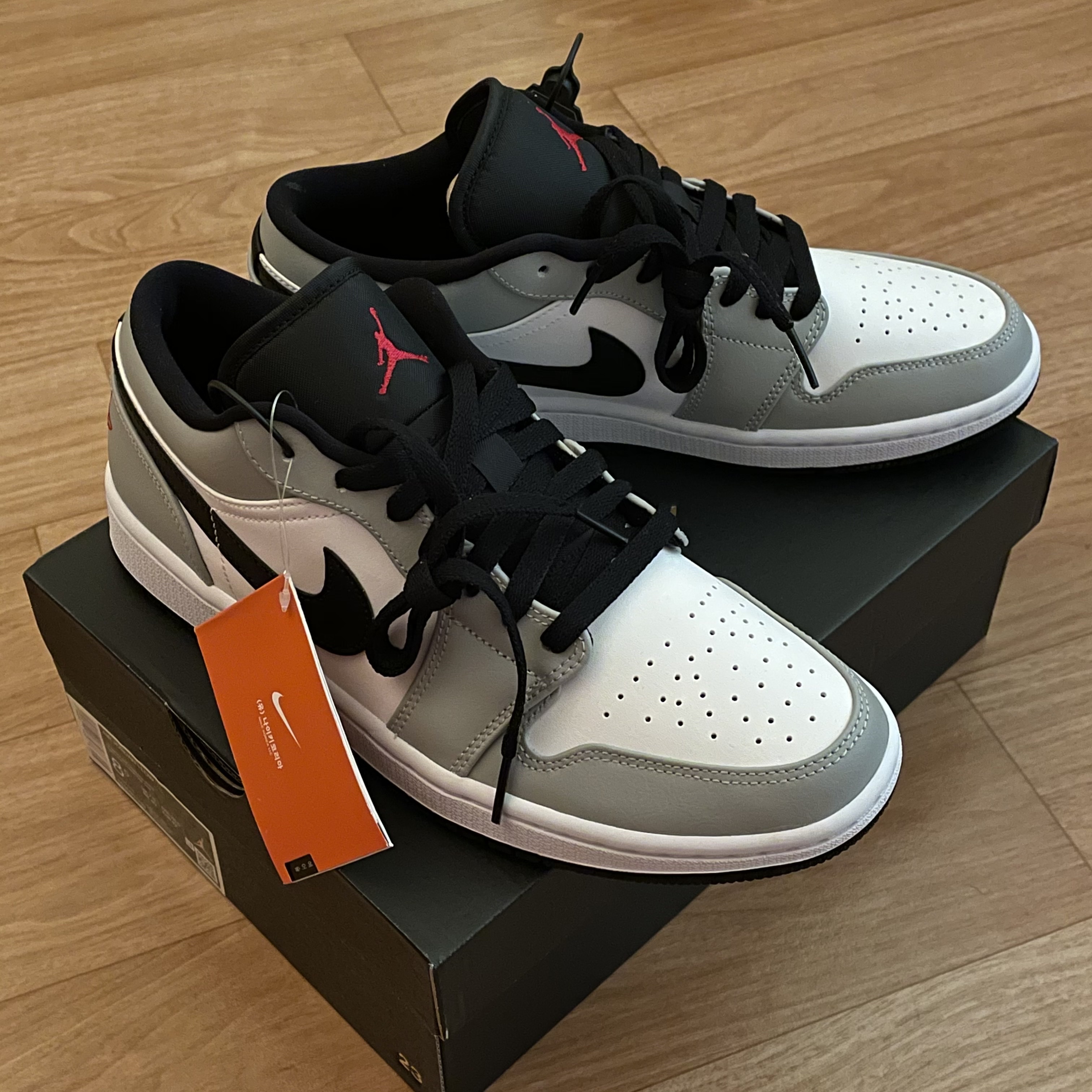 Jordan 1 Low Light Smoke Grey 착용 스타일 - 2