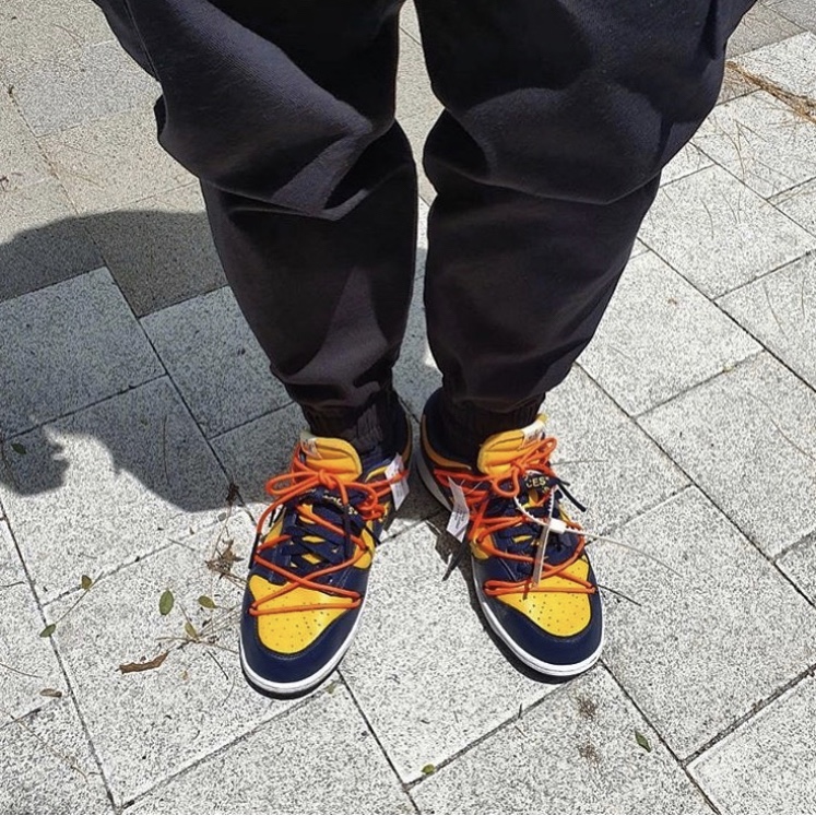 Nike x Off-White Dunk Low University Gold Midnight Navy 착용 스타일
