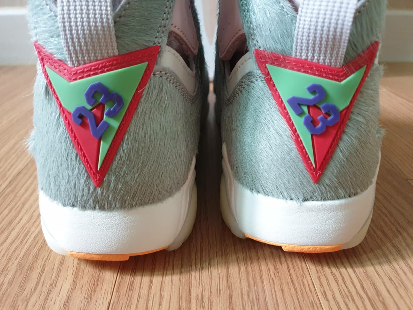 Jordan 7 Retro SE Hare 2.0 착용 스타일 - 3