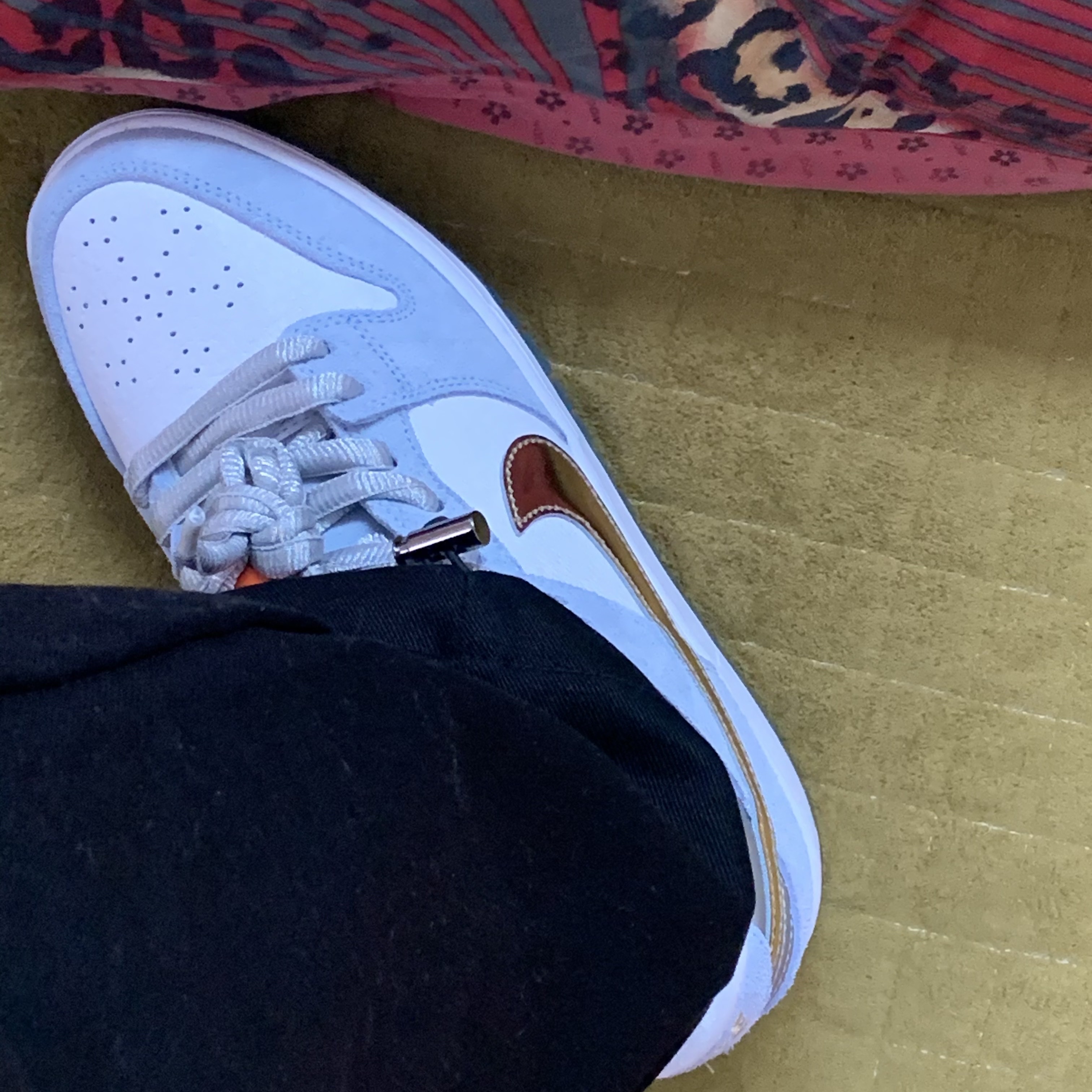 Nike x Sean Cliver SB Dunk Low Holiday Special 착용 스타일