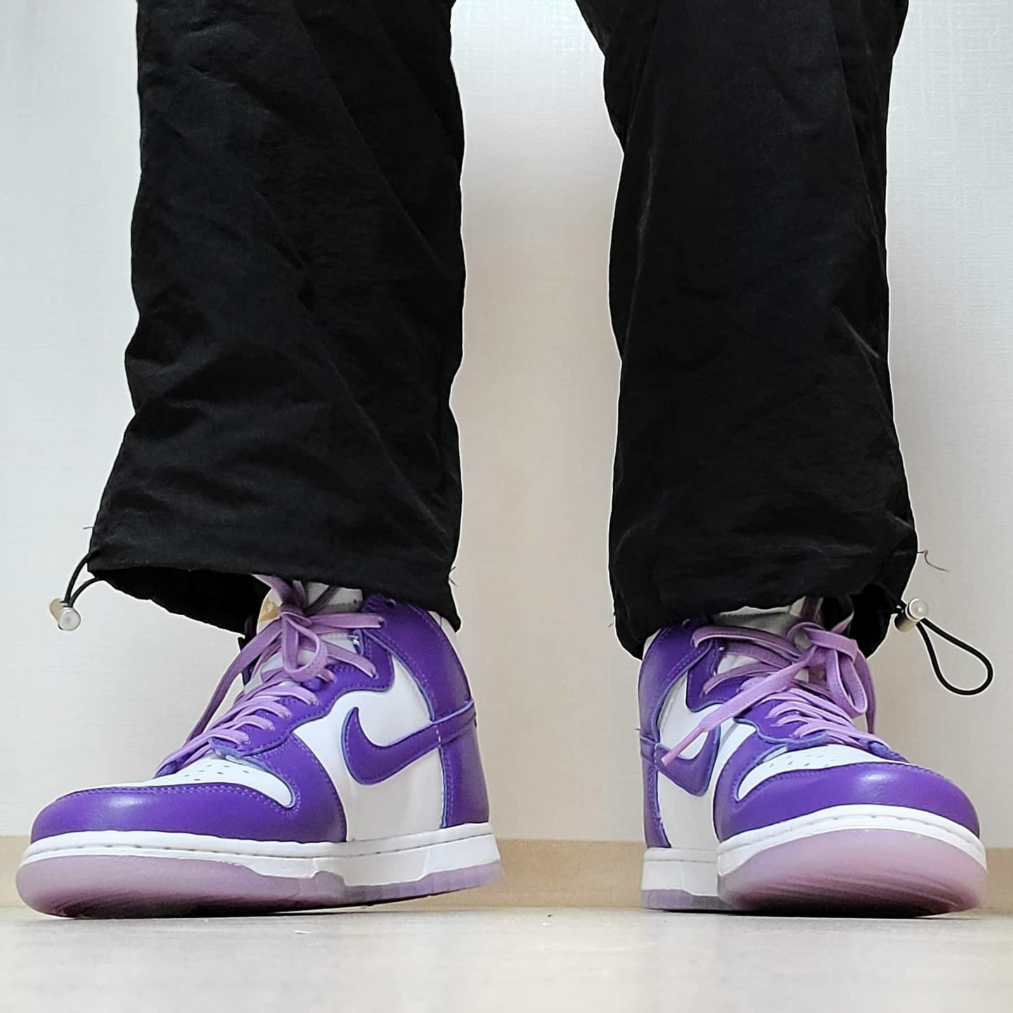 (W) Nike Dunk High SP Varsity Purple 착용 스타일 - 1