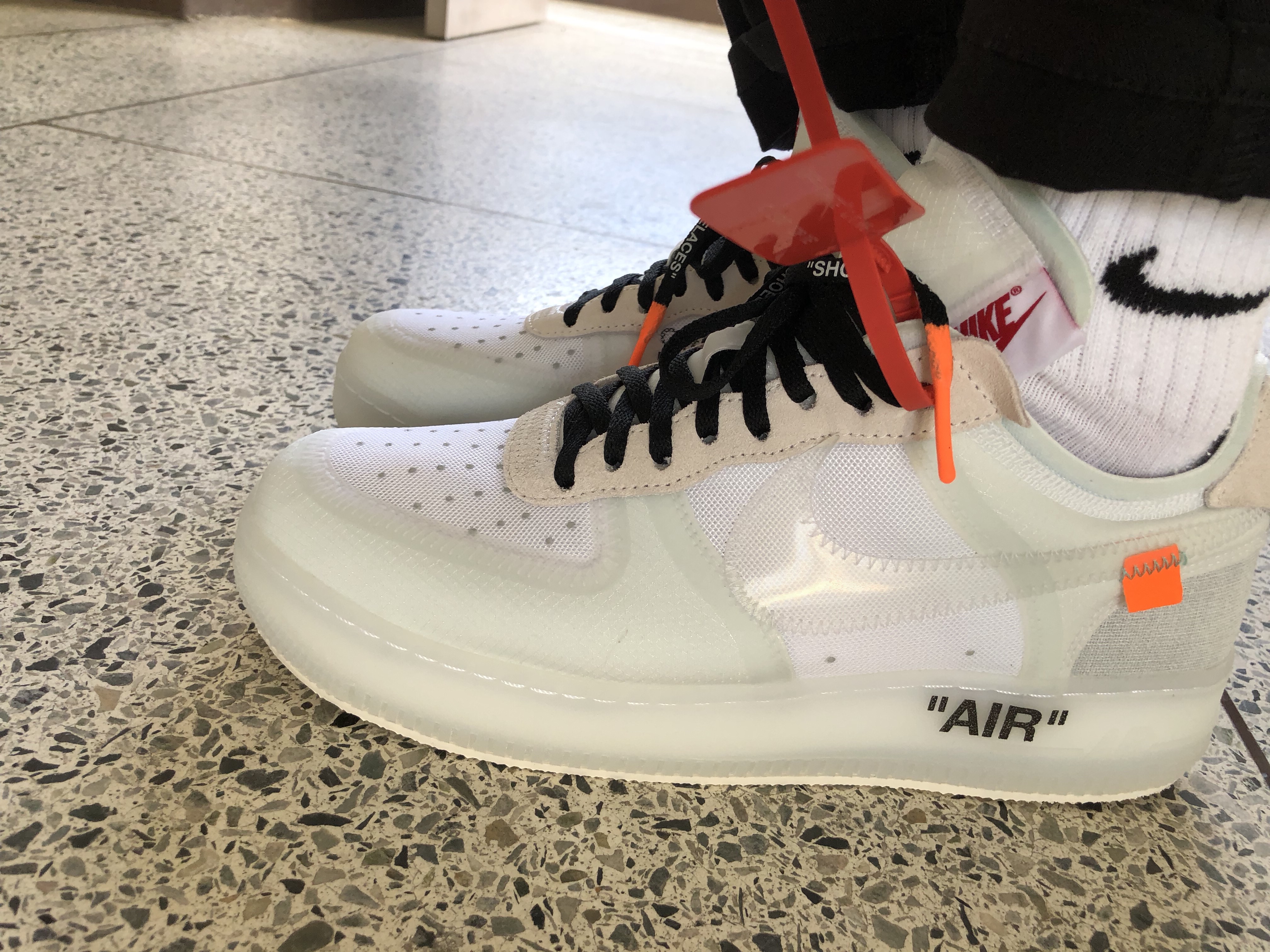 Nike x Off-White Air Force 1 Low The Ten 착용 스타일 - 2