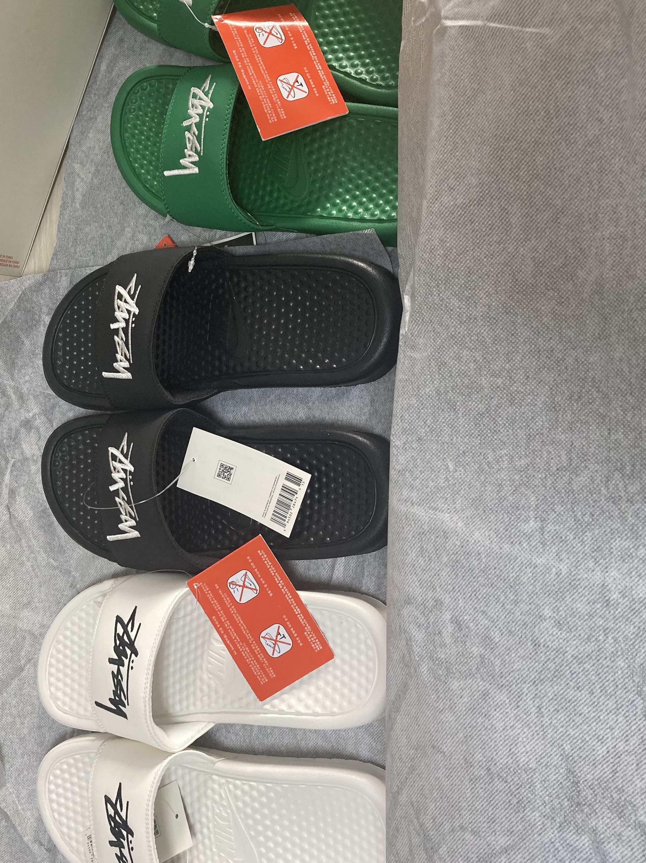 Nike x Stussy Benassi Slide Black, Nike x Stussy Benassi Slide Sail 착용 스타일