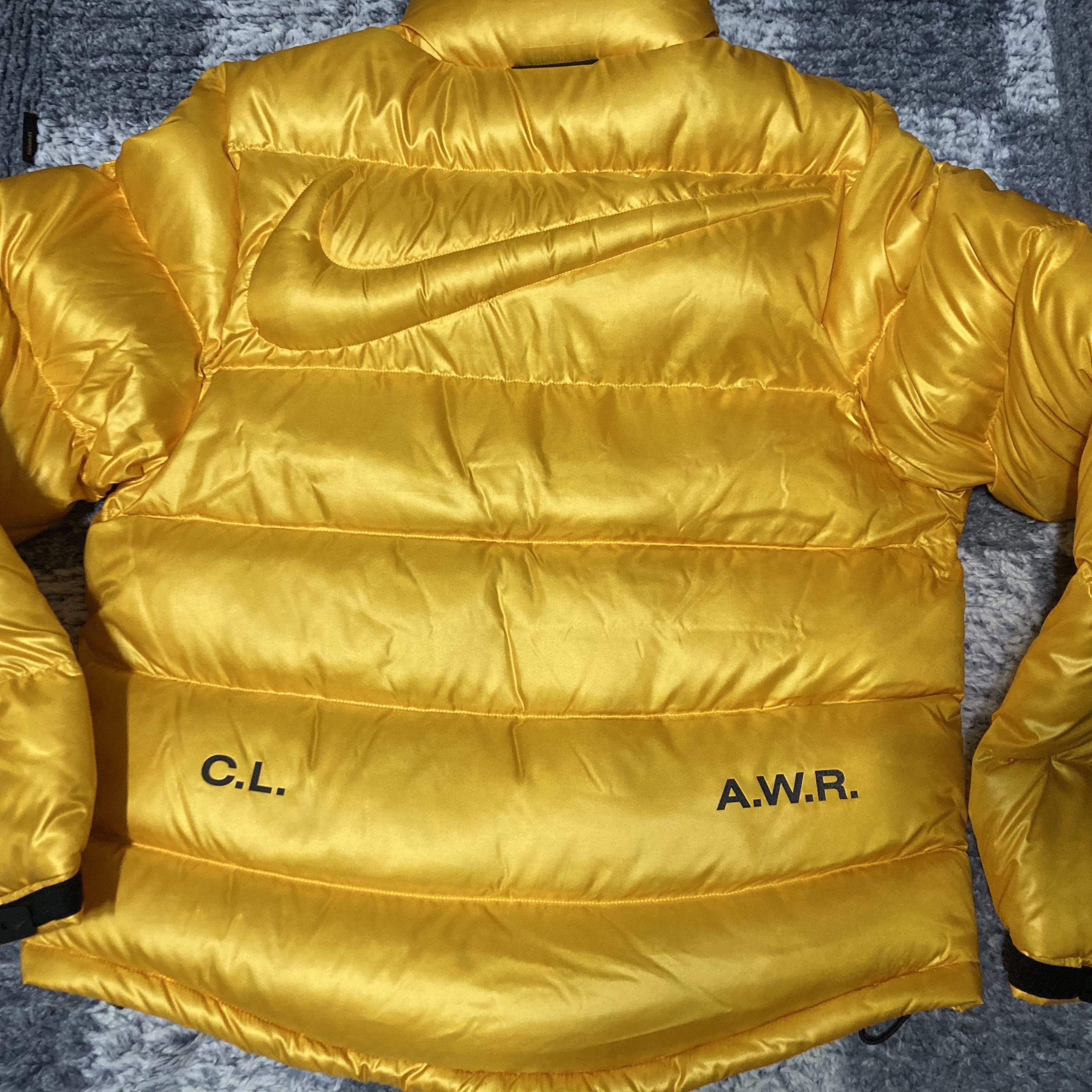 Nike x Drake Nocta Puffer Jacket University Gold - Asia 착용 스타일 - 3
