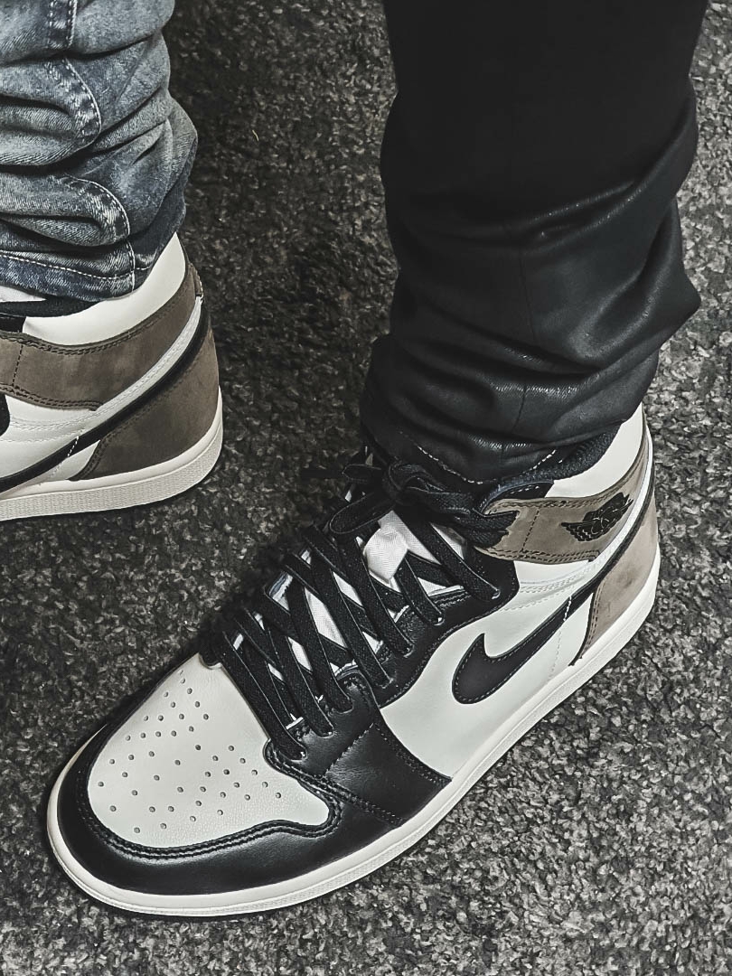 Jordan 1 Retro High OG Black Mocha 착용 스타일 - 2