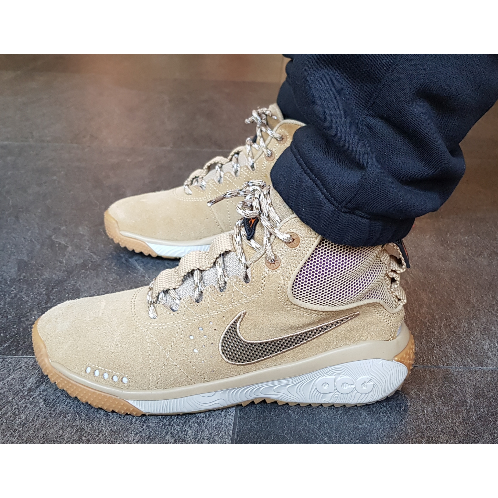 nike acg angel's rest parachute beige