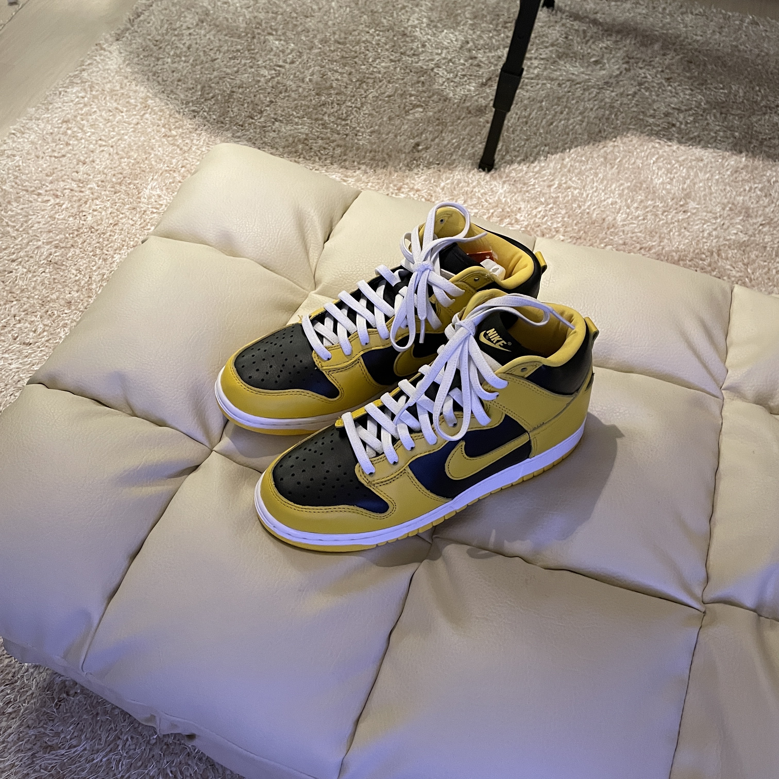Nike Dunk High SP Varsity Maize 착용 스타일 - 1