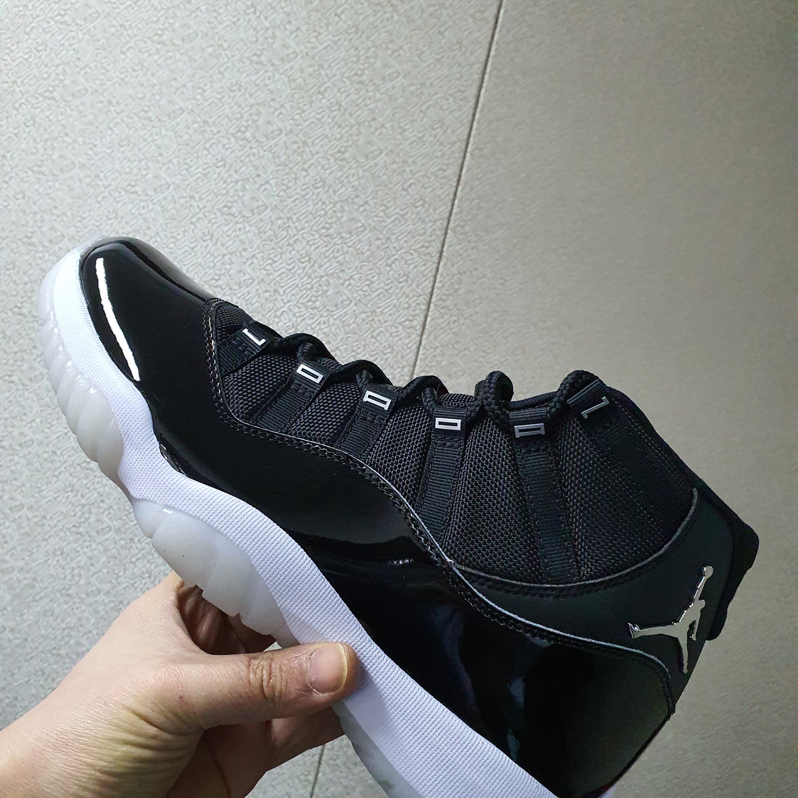Jordan 11 Retro Jubilee 착용 스타일 - 2