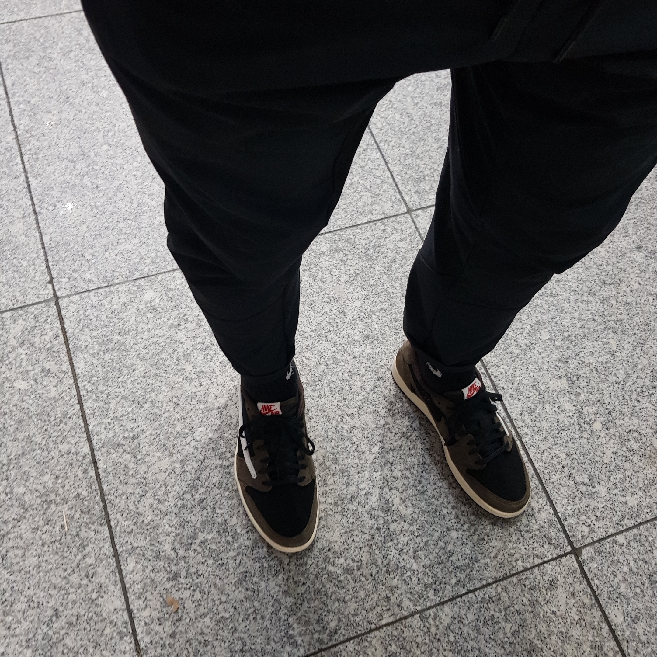 Jordan 1 x Travis Scott Retro Low OG SP Mocha 착용 스타일