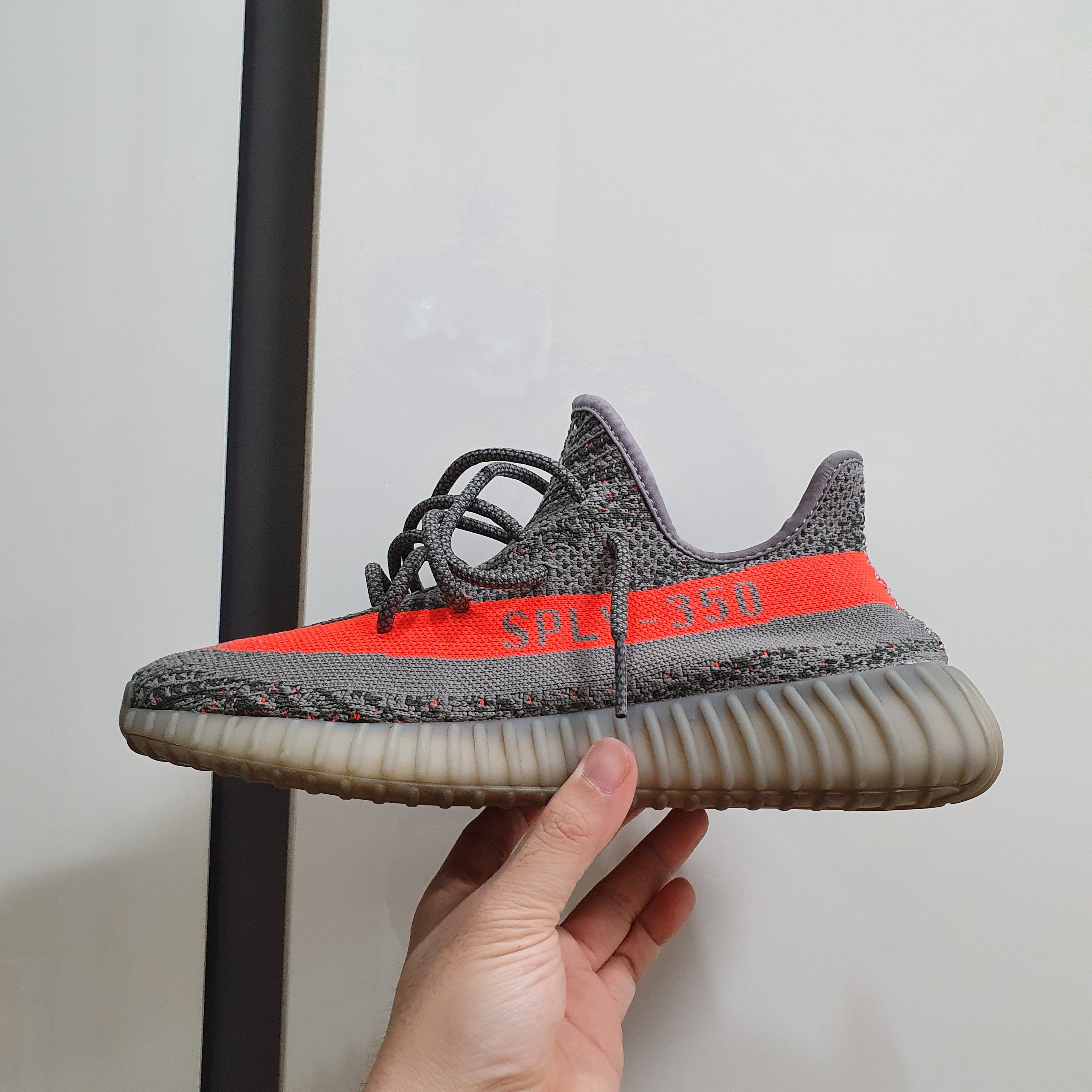 Adidas Yeezy Boost 350 V2 Beluga 착용 스타일