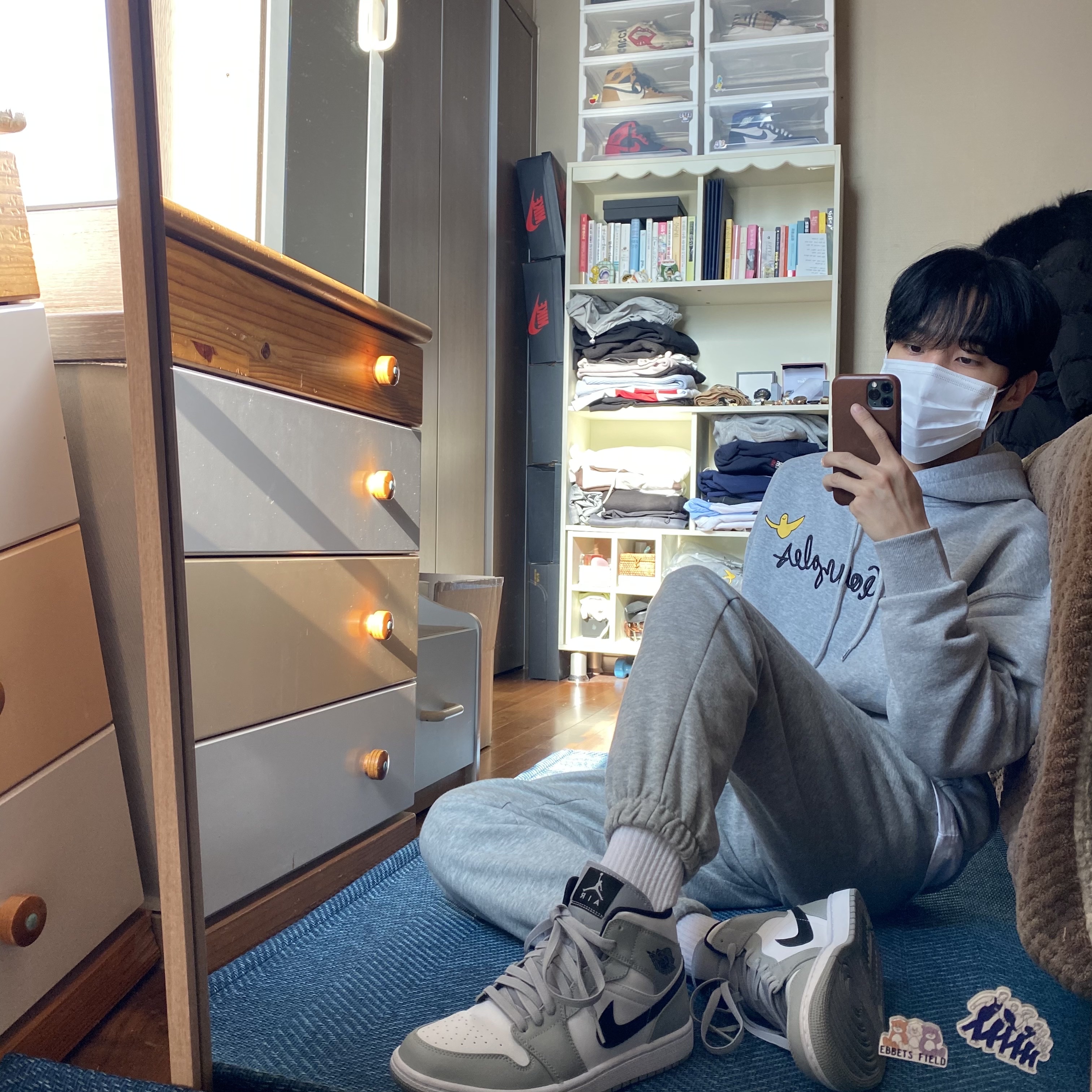 Jordan 1 Mid Light Smoke Grey 착용 스타일