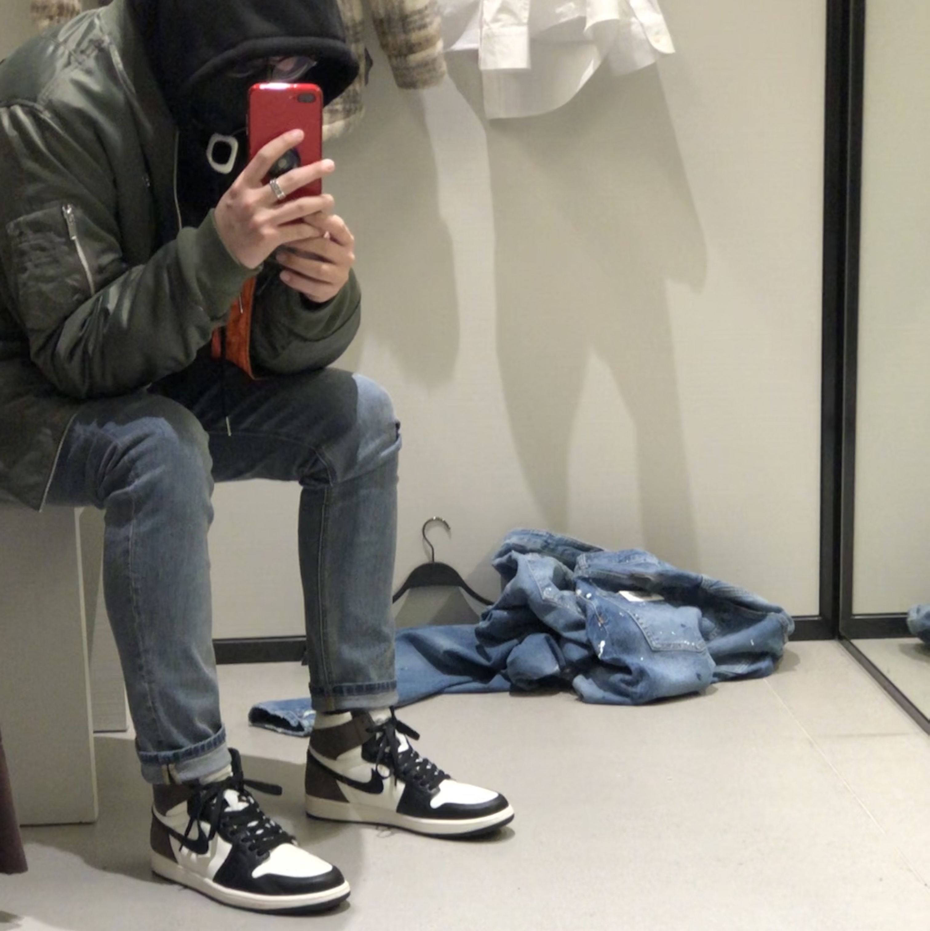Jordan 1 Retro High OG Black Mocha 착용 스타일