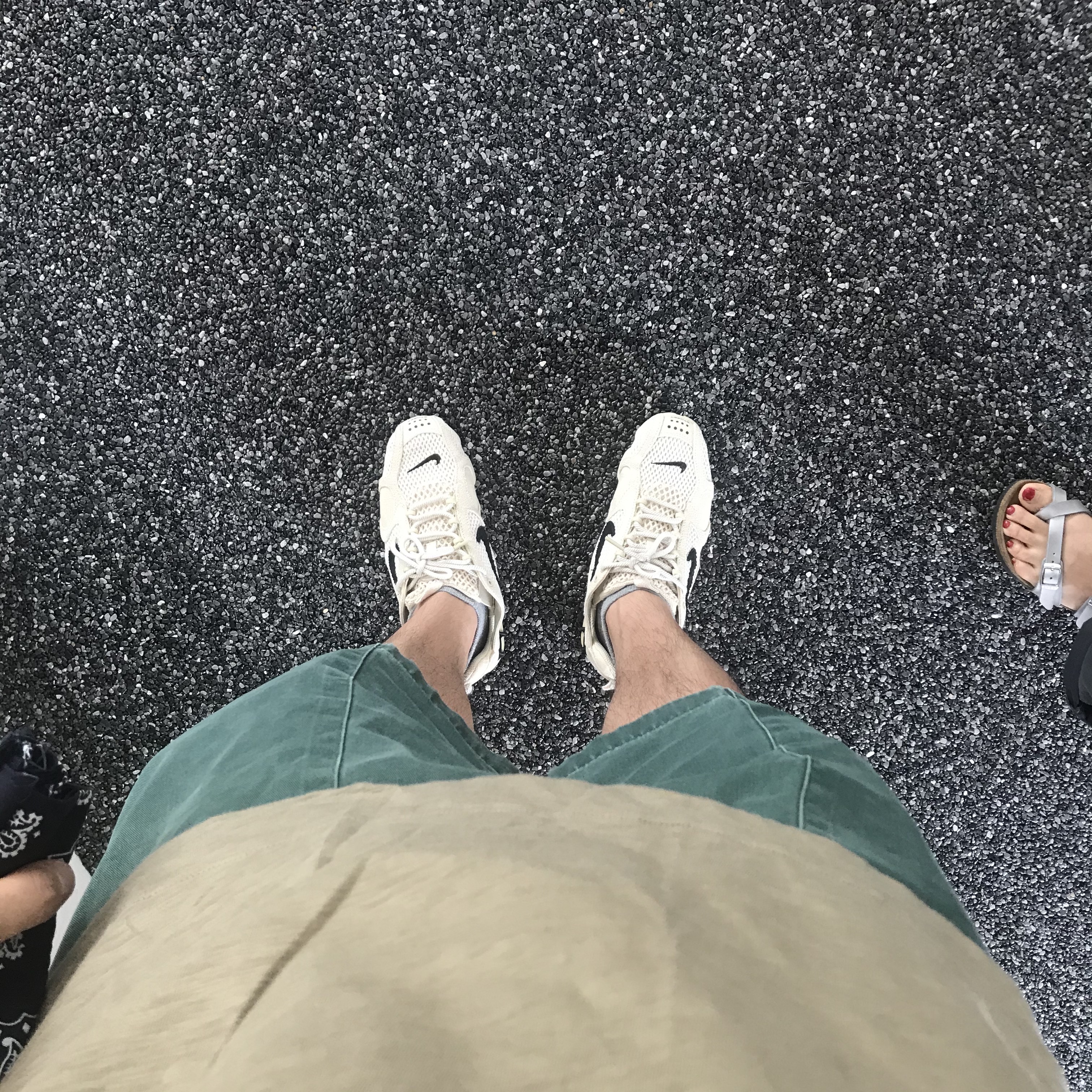 Nike x Stussy Air Zoom Spiridon Cage 2 Fossil 착용 스타일 - 4