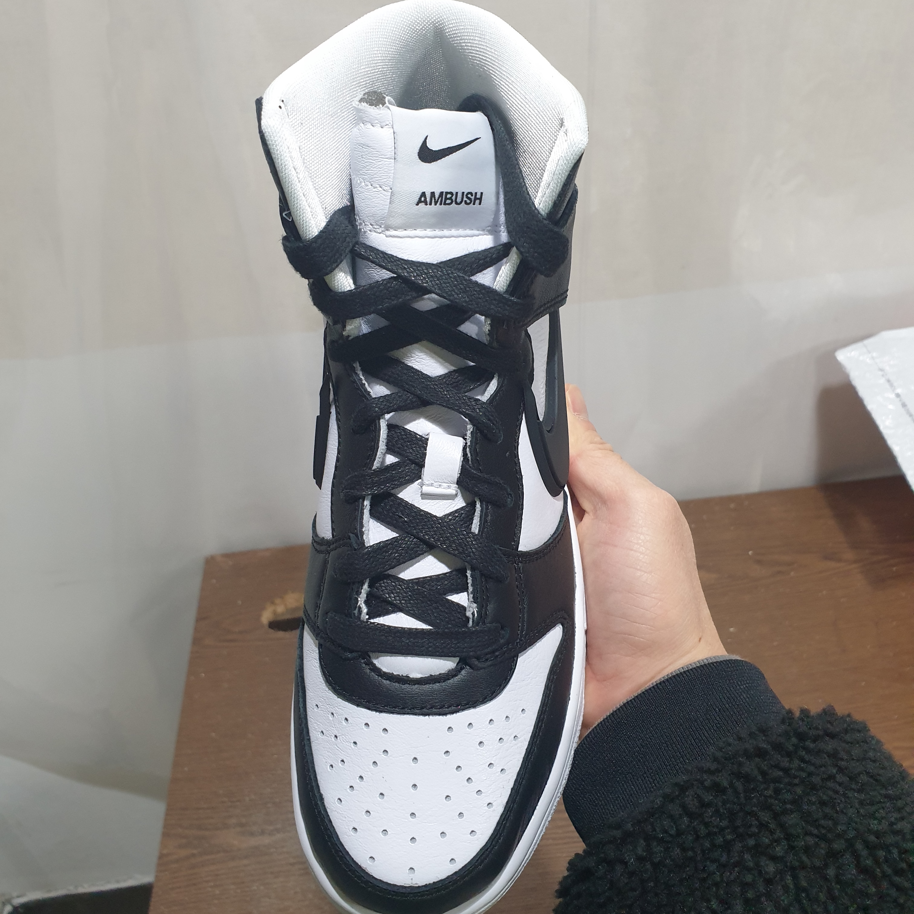 Nike x Ambush Dunk High Black 착용 스타일 - 2