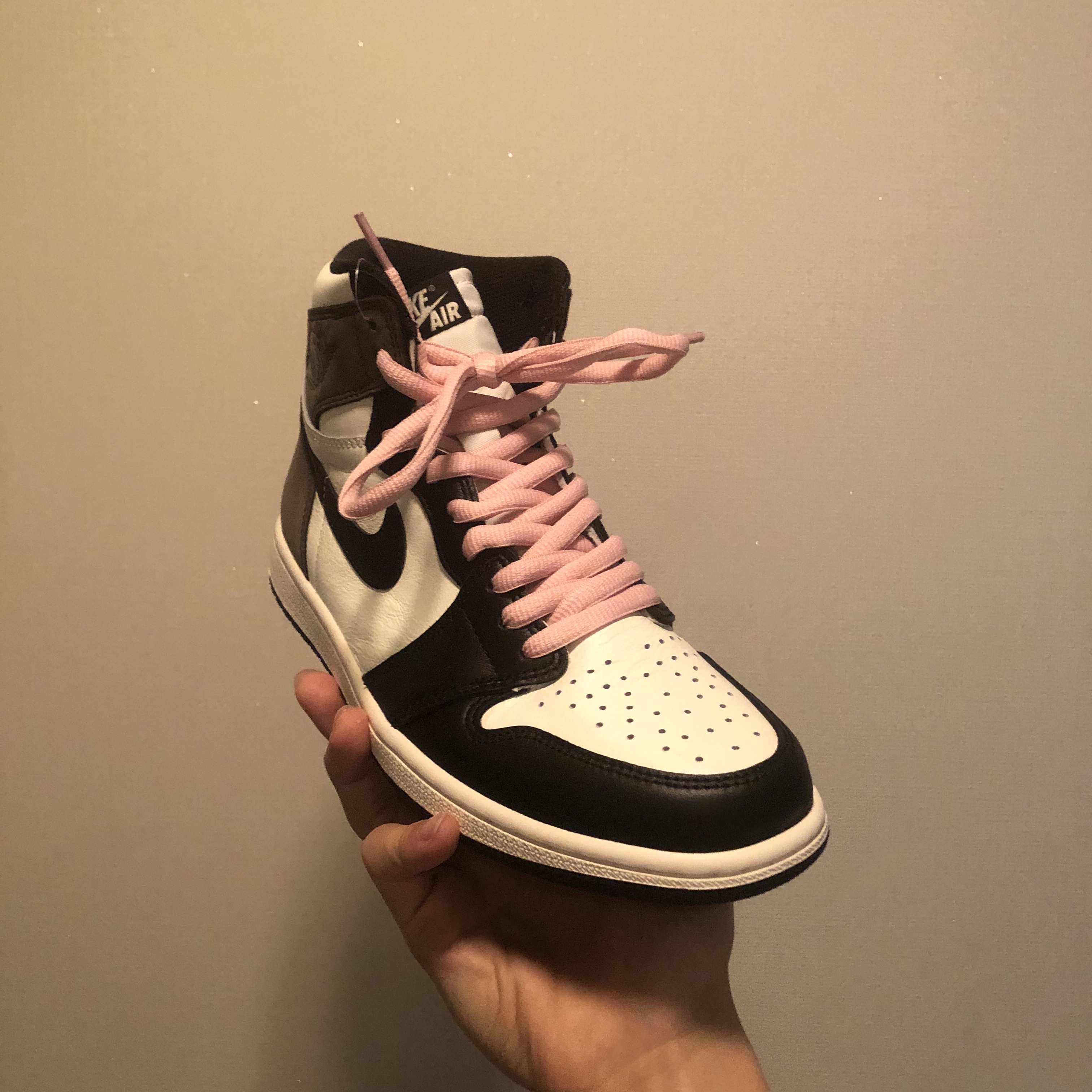 Jordan 1 Retro High OG Black Mocha 착용 스타일