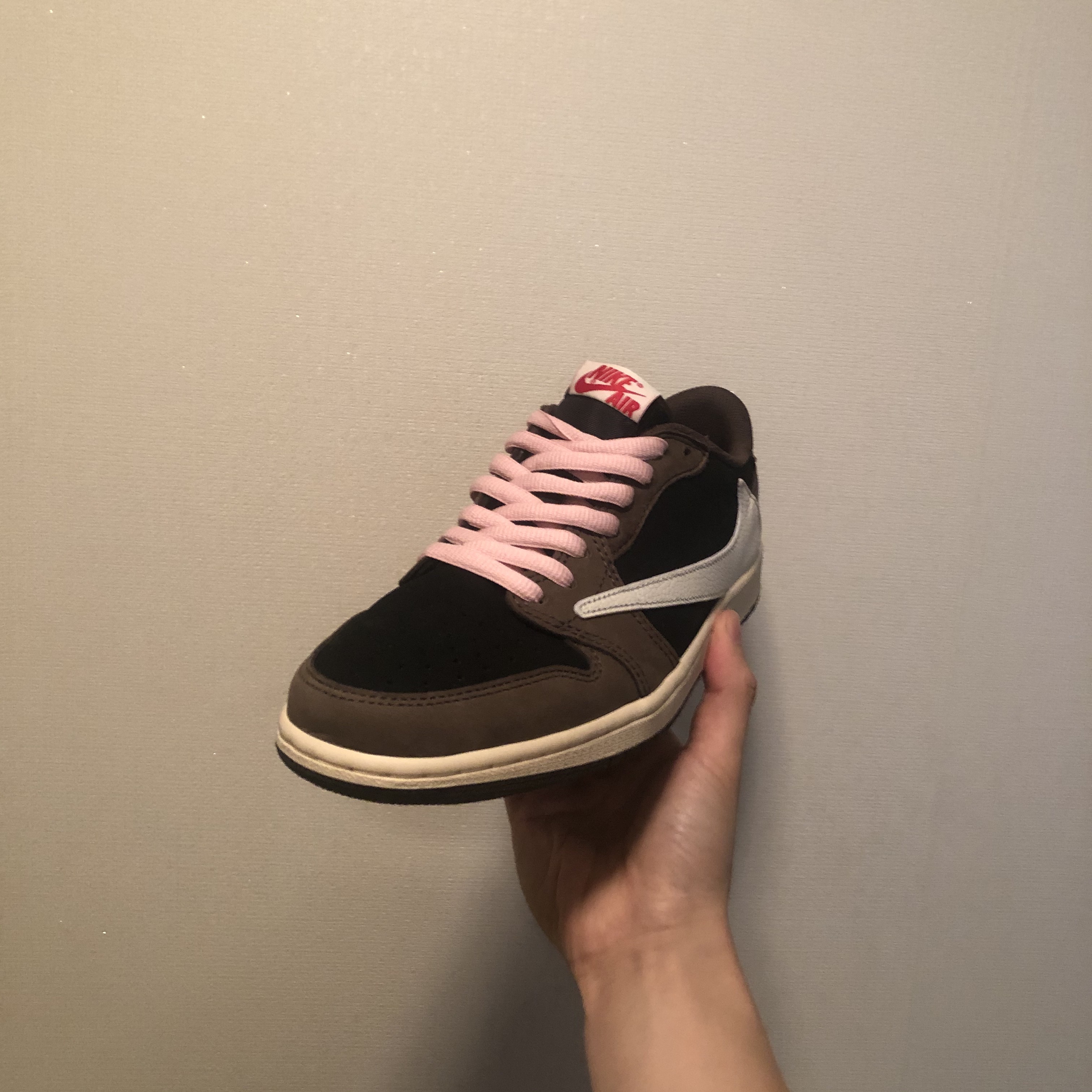 Jordan 1 x Travis Scott Retro Low OG SP Mocha 착용 스타일