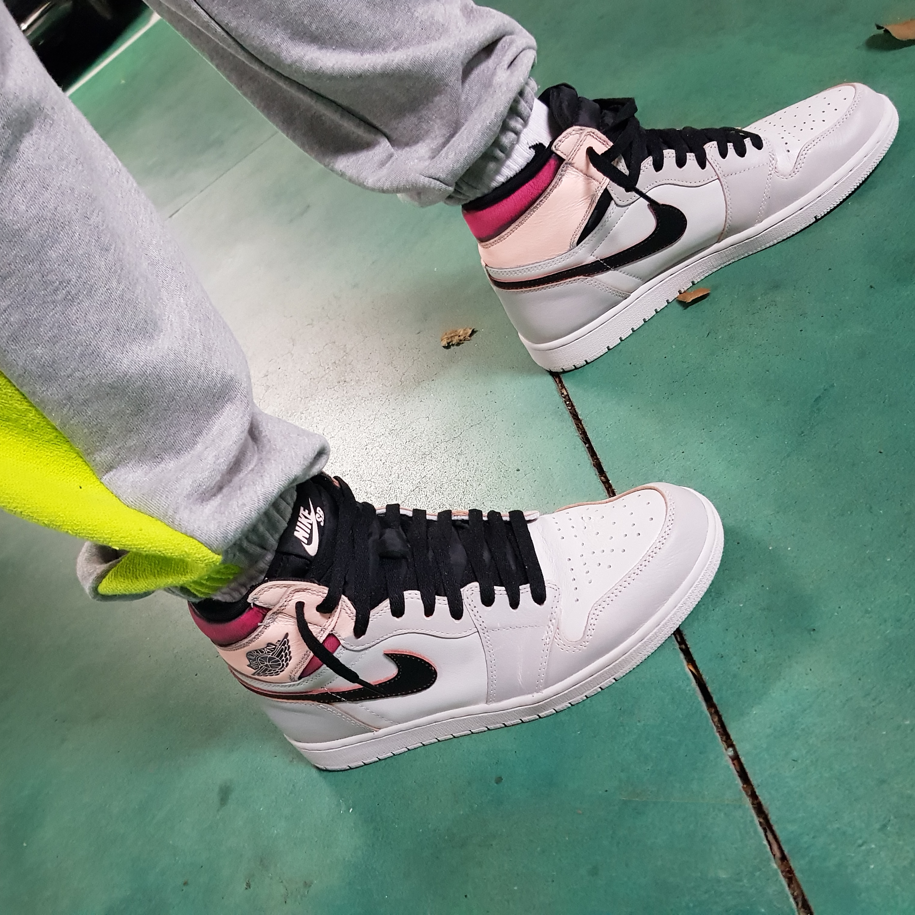 Jordan 1 Retro High OG Defiant SB NYC to Paris 착용 스타일