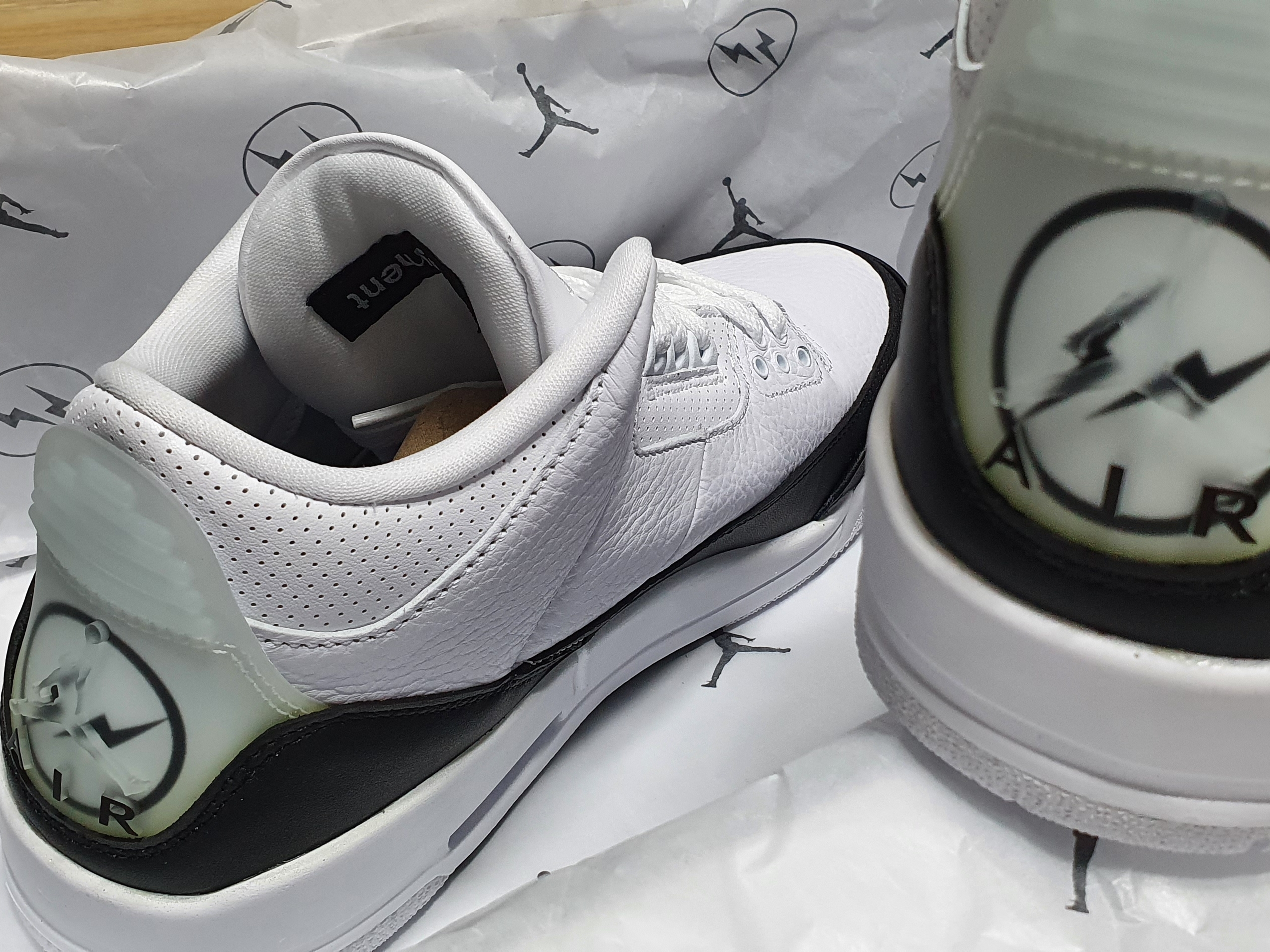 Jordan 3 x Fragment Retro SP White Black 착용 스타일 - 1