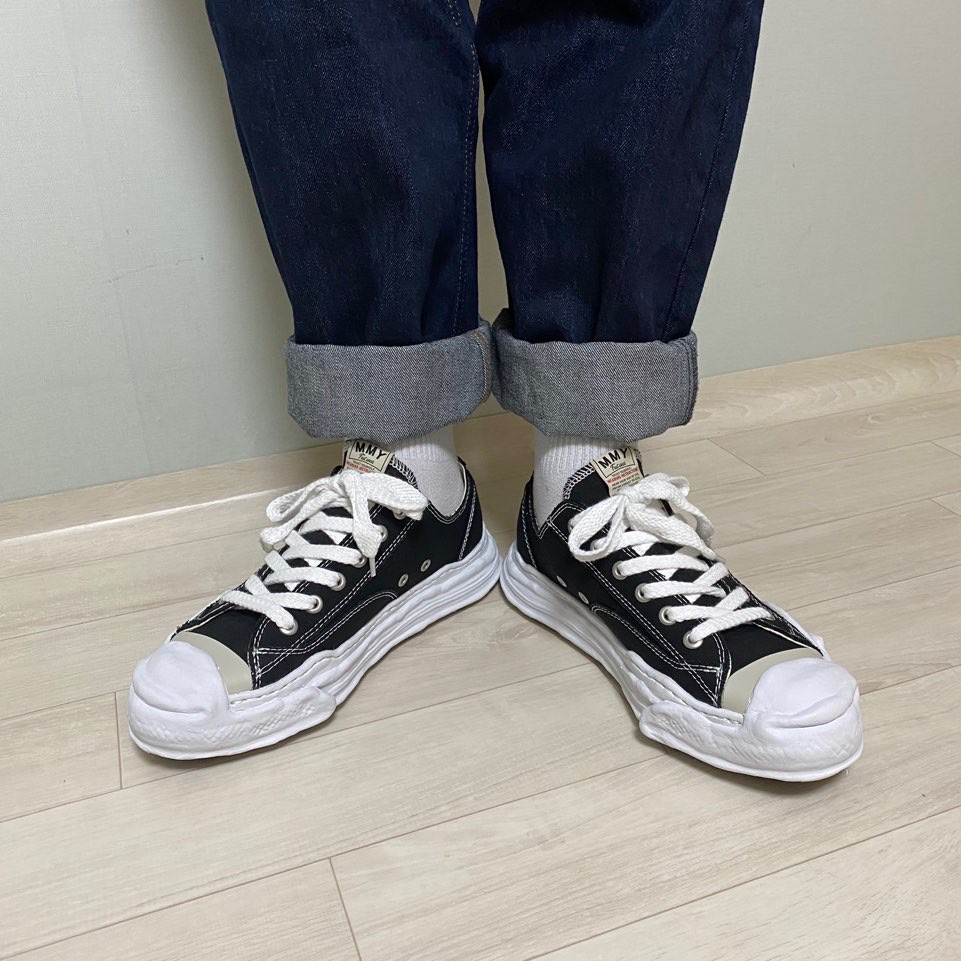 Maison Mihara Yasuhiro Hank OG Sole Canvas Low-top Sneakers Black 착용 스타일