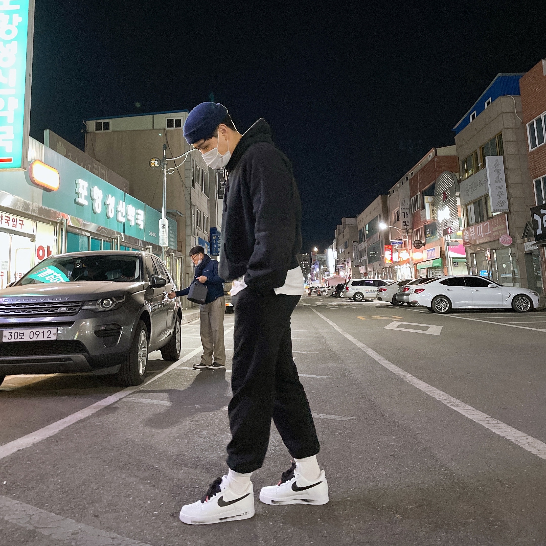 Nike x Peaceminusone Air Force 1 Low Para-Noise 2.0 착용 스타일