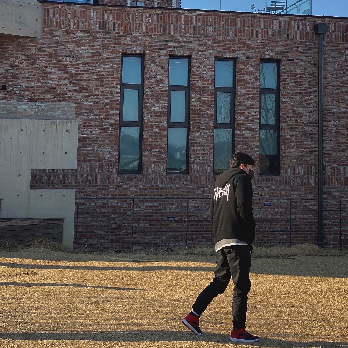 Jordan 1 Mid Bred Banned 2020 착용 스타일 - 1